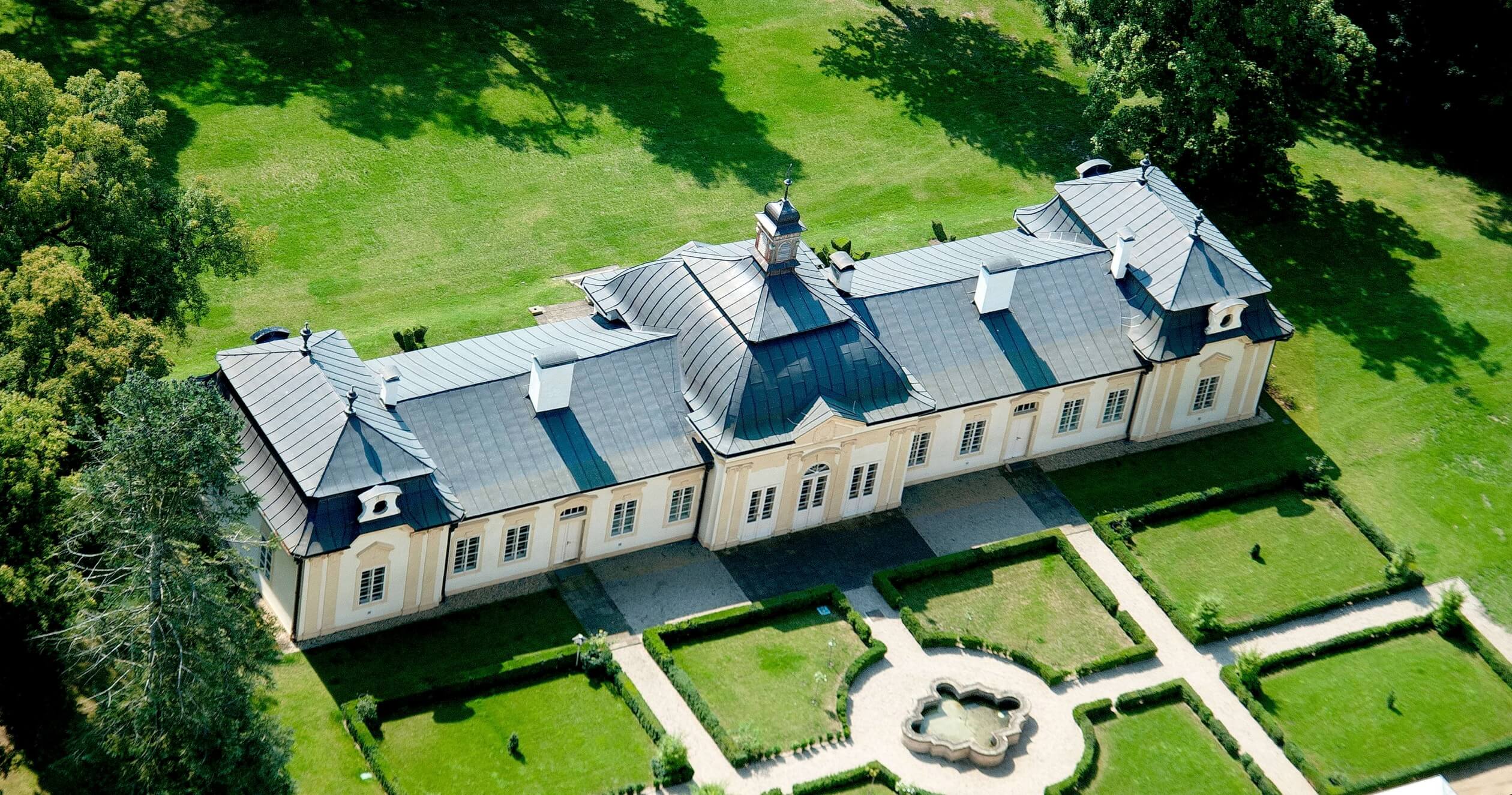 Bon Repos castle czech republic drone shot