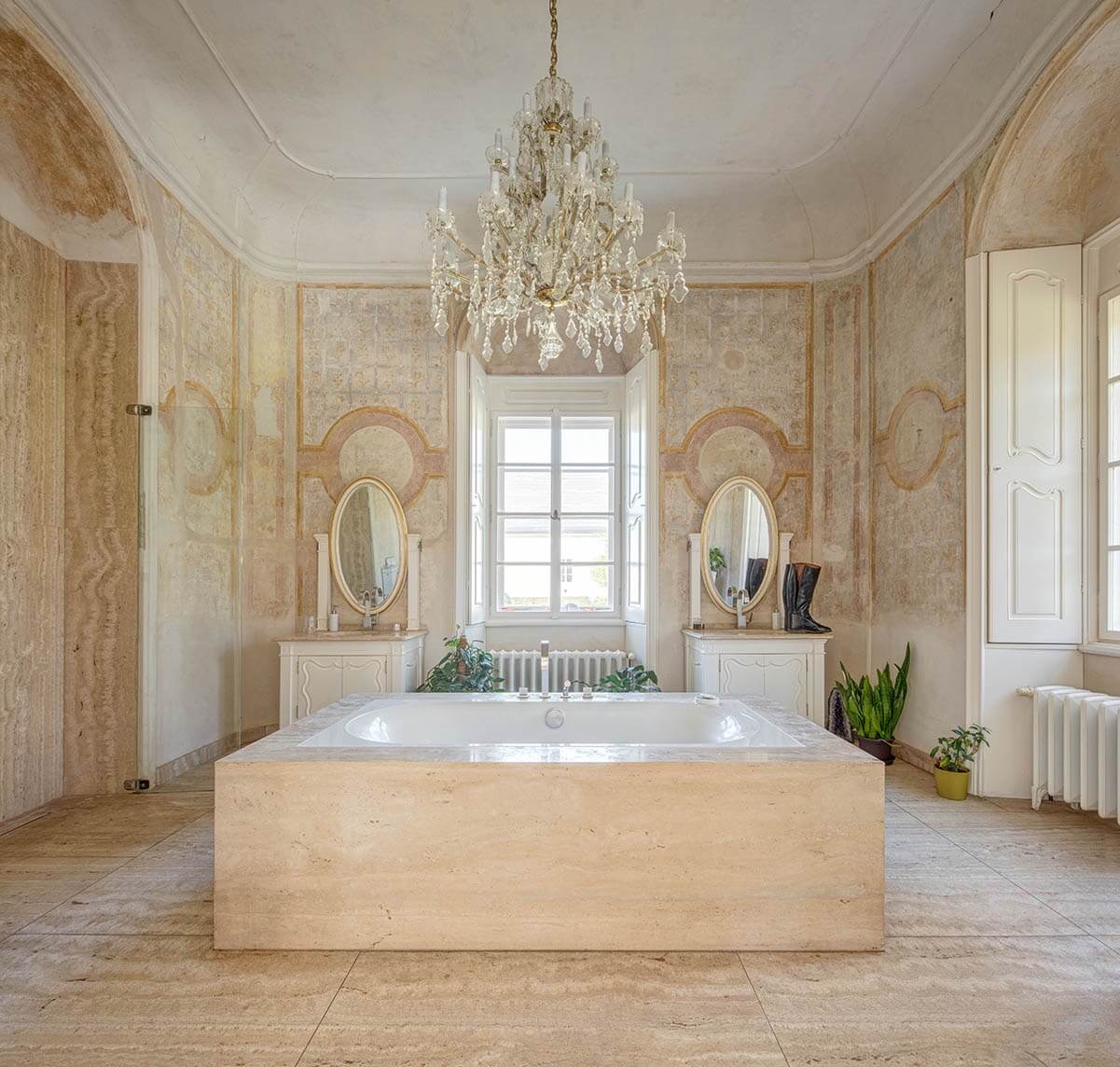 Bon Repos castle czech republic freestanding bath