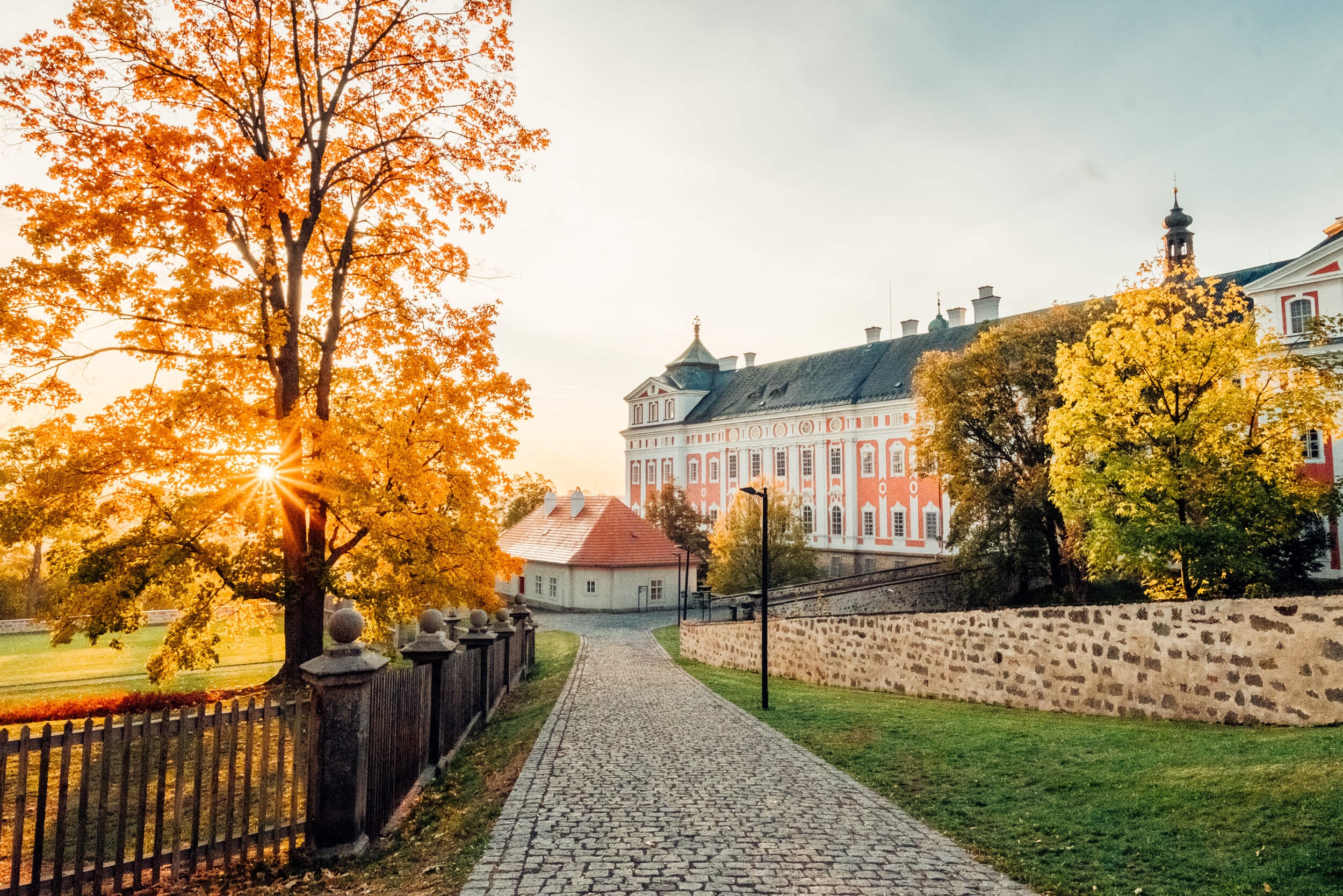 broumov monastery autumn sun