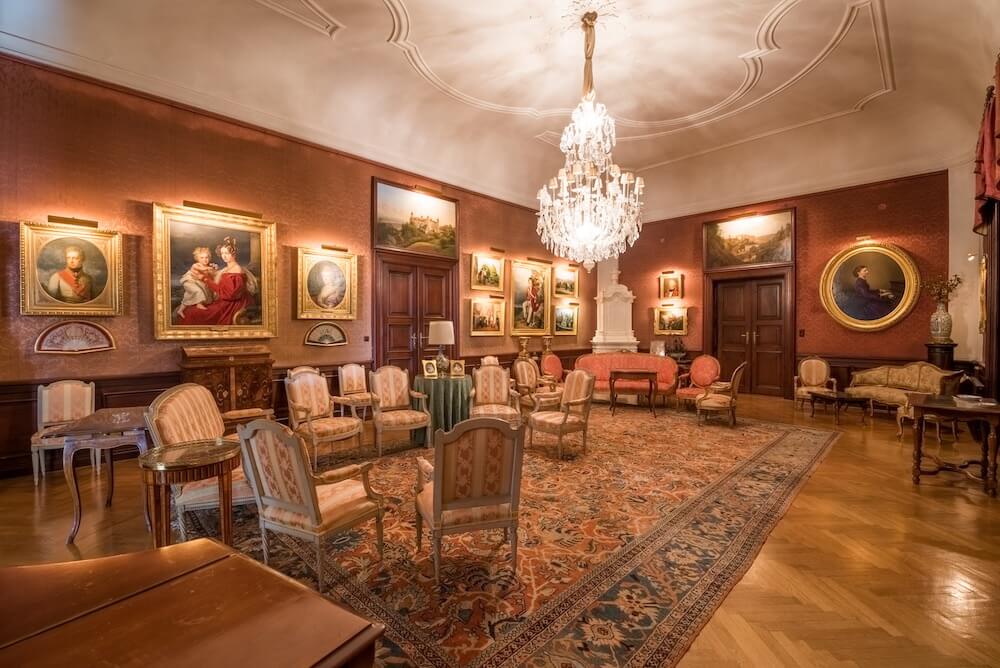 castle artstetten red room