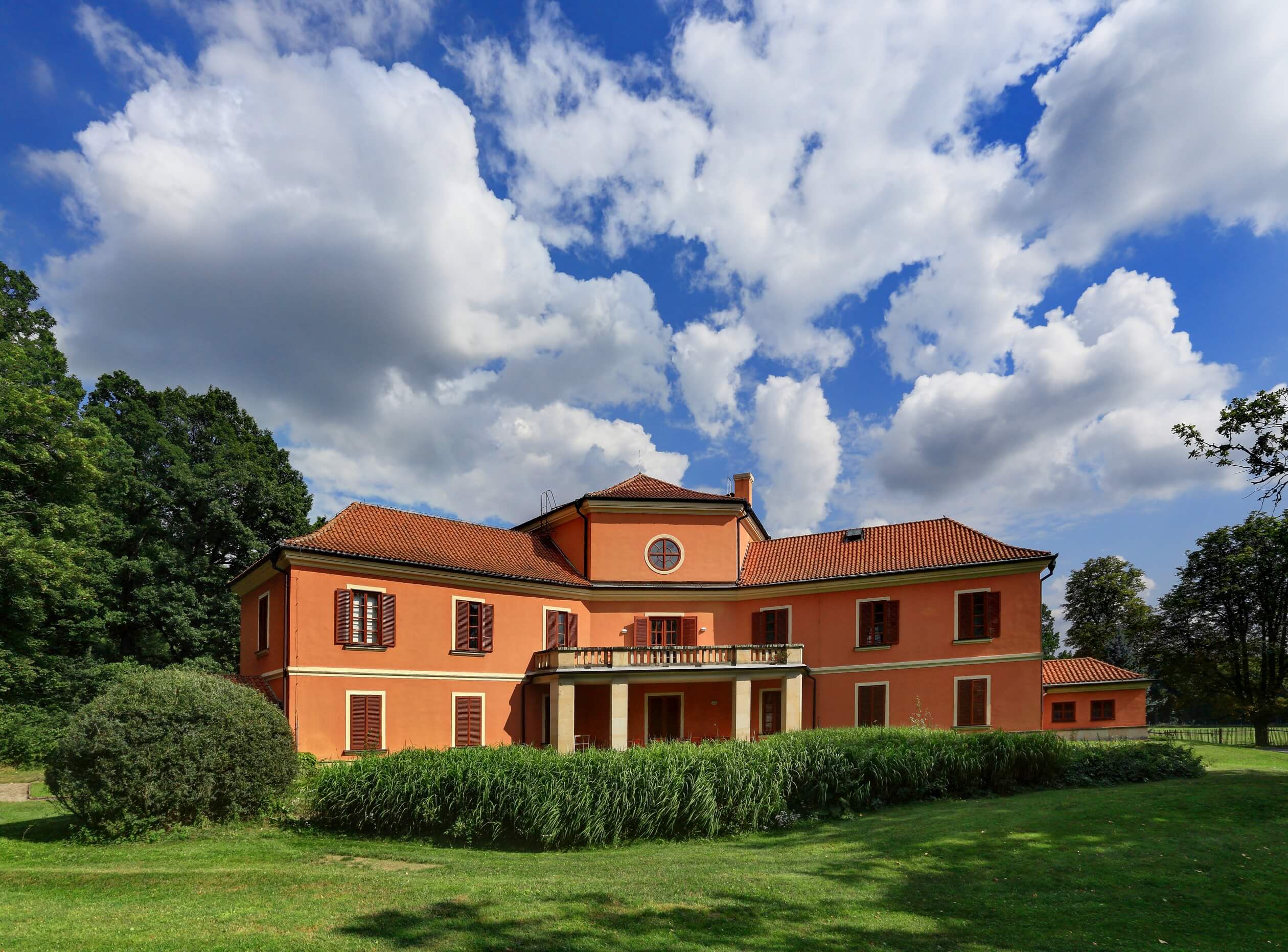 castle bechyne garden house in the park