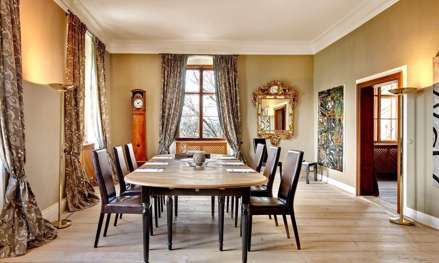 castle friedberg dinner table