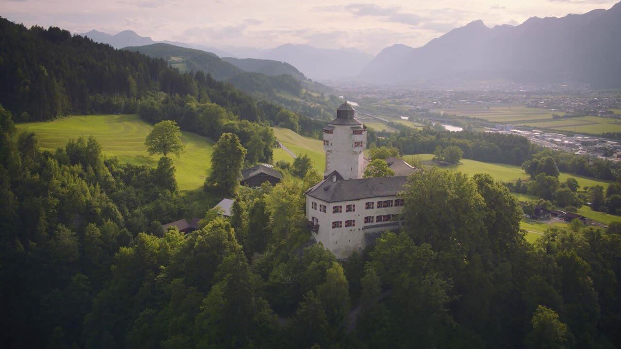 castle friedberg drone shot