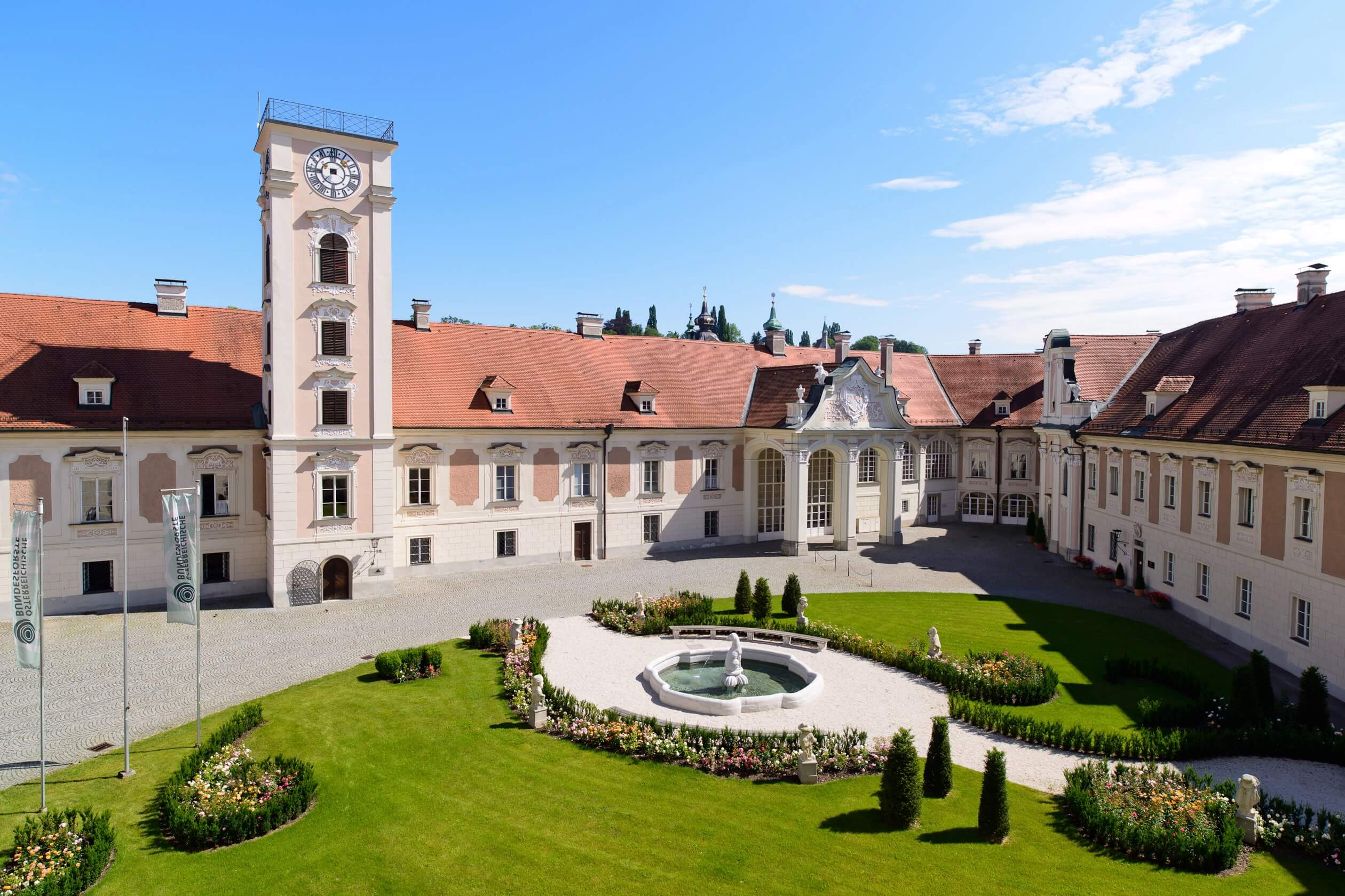 castle lamberg steyr courtyard