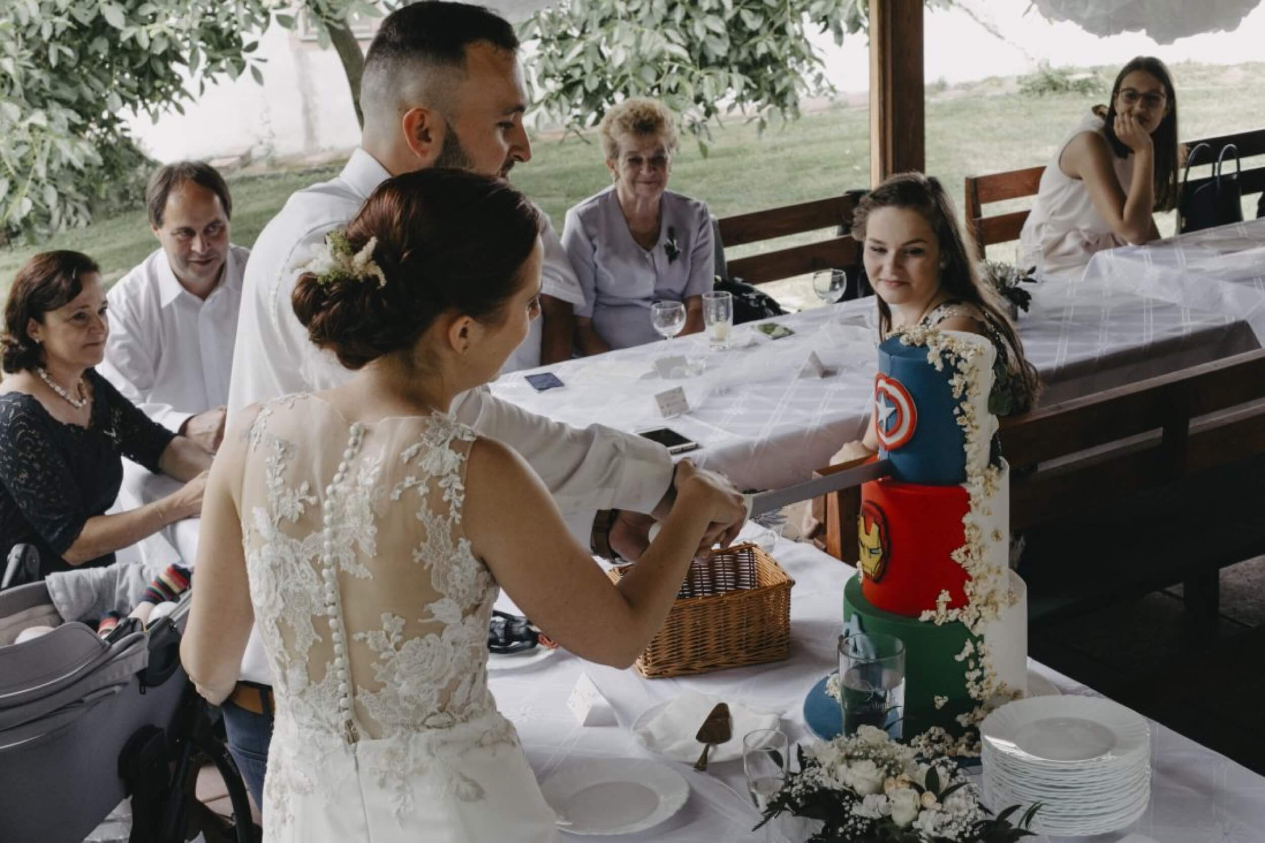 castle lesany wedding cake