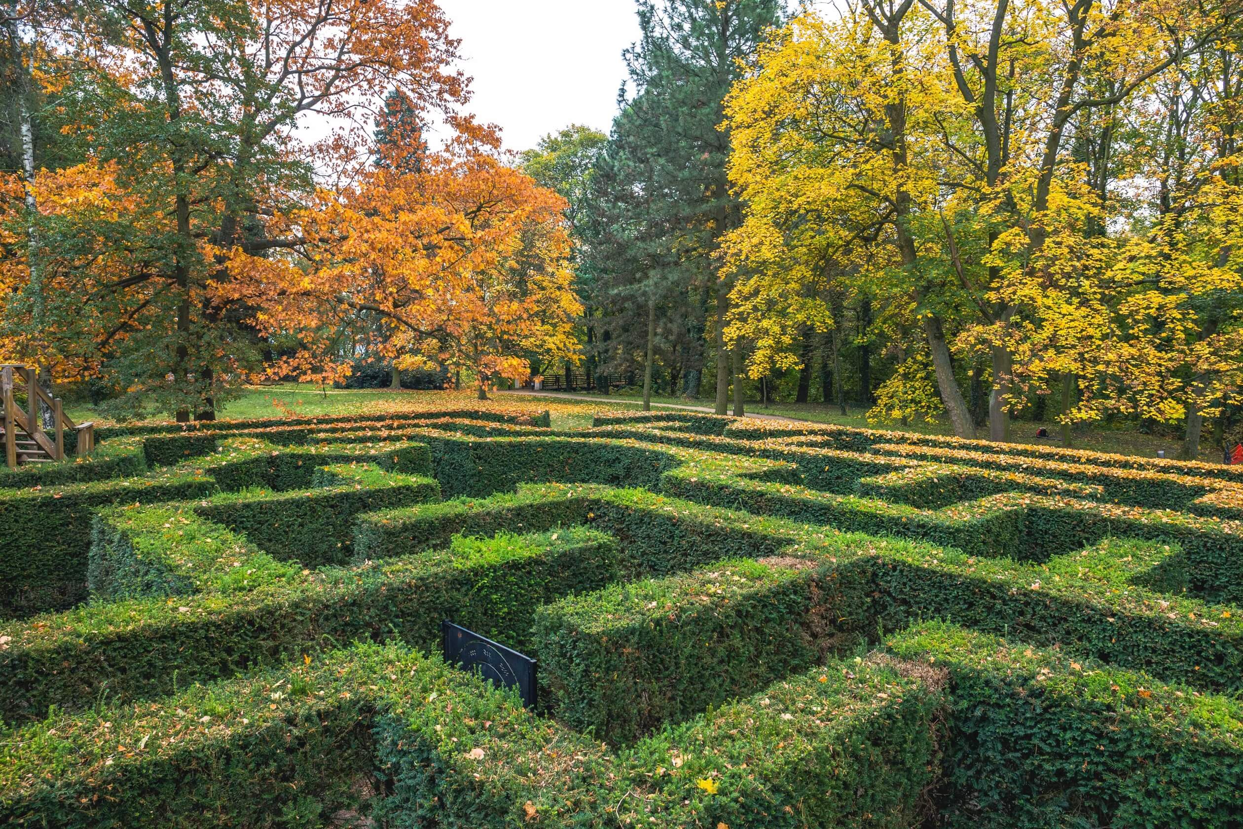 castle loucen garden labyrinth