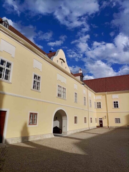 castle-rohrau-lower-austria-courtyard