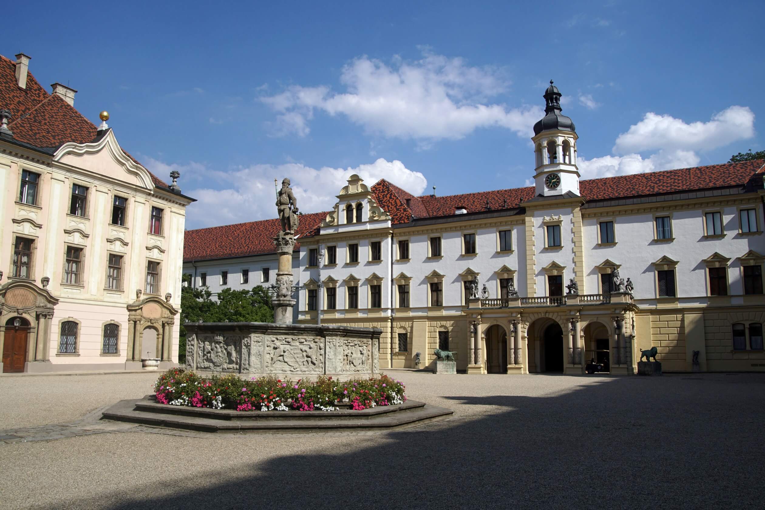 castle st emmeram regensburg germany courtyard fountain