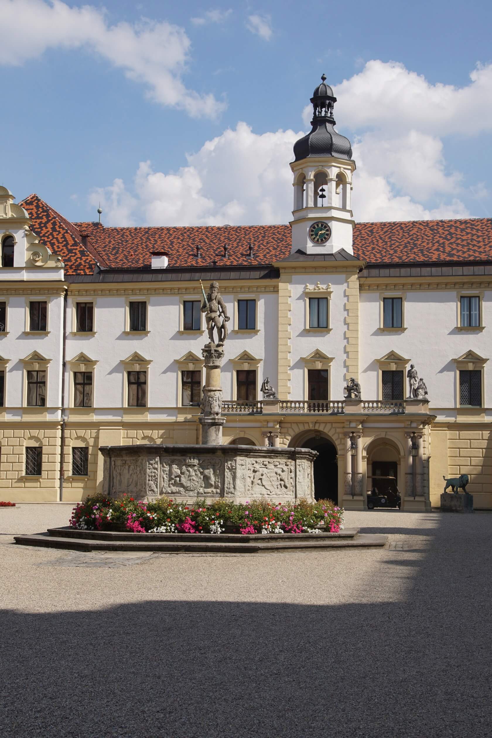 castle-st-emmeram-regensburg-germany-fountain