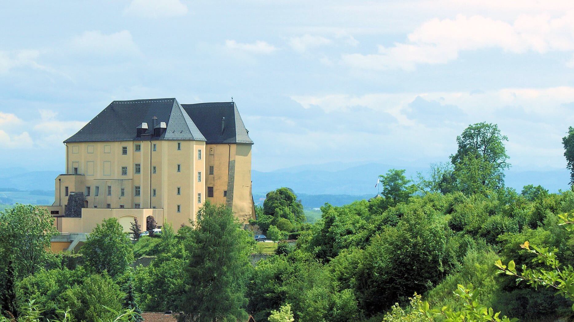 castle steyregg upper austria full