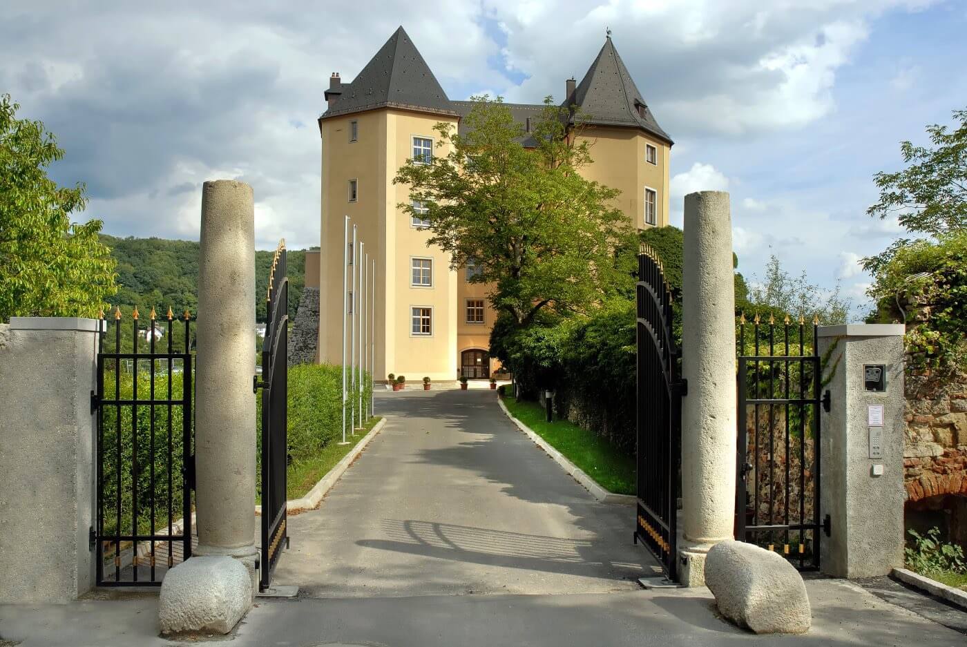 castle steyregg upper austria gate