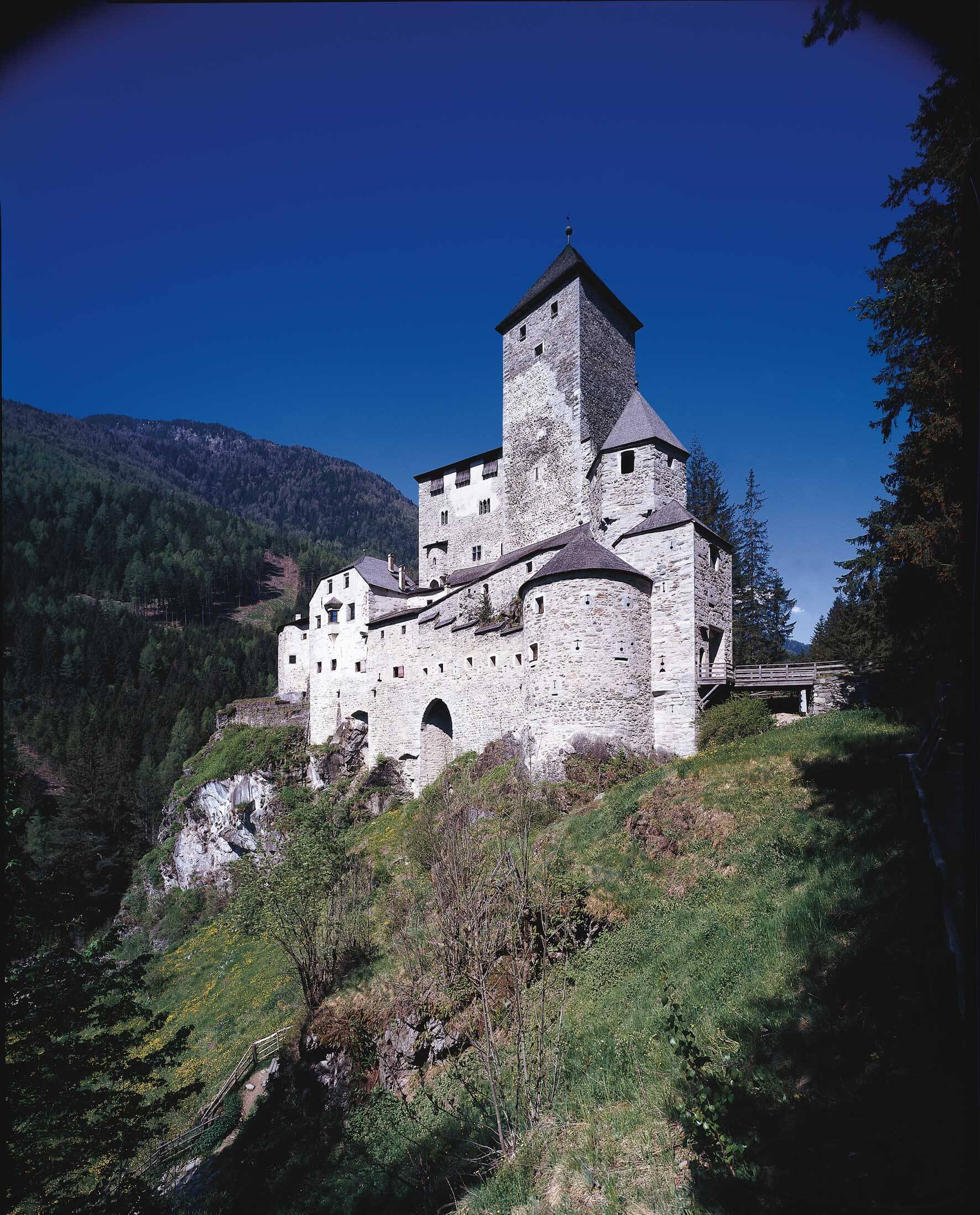 castle-taufers-profile