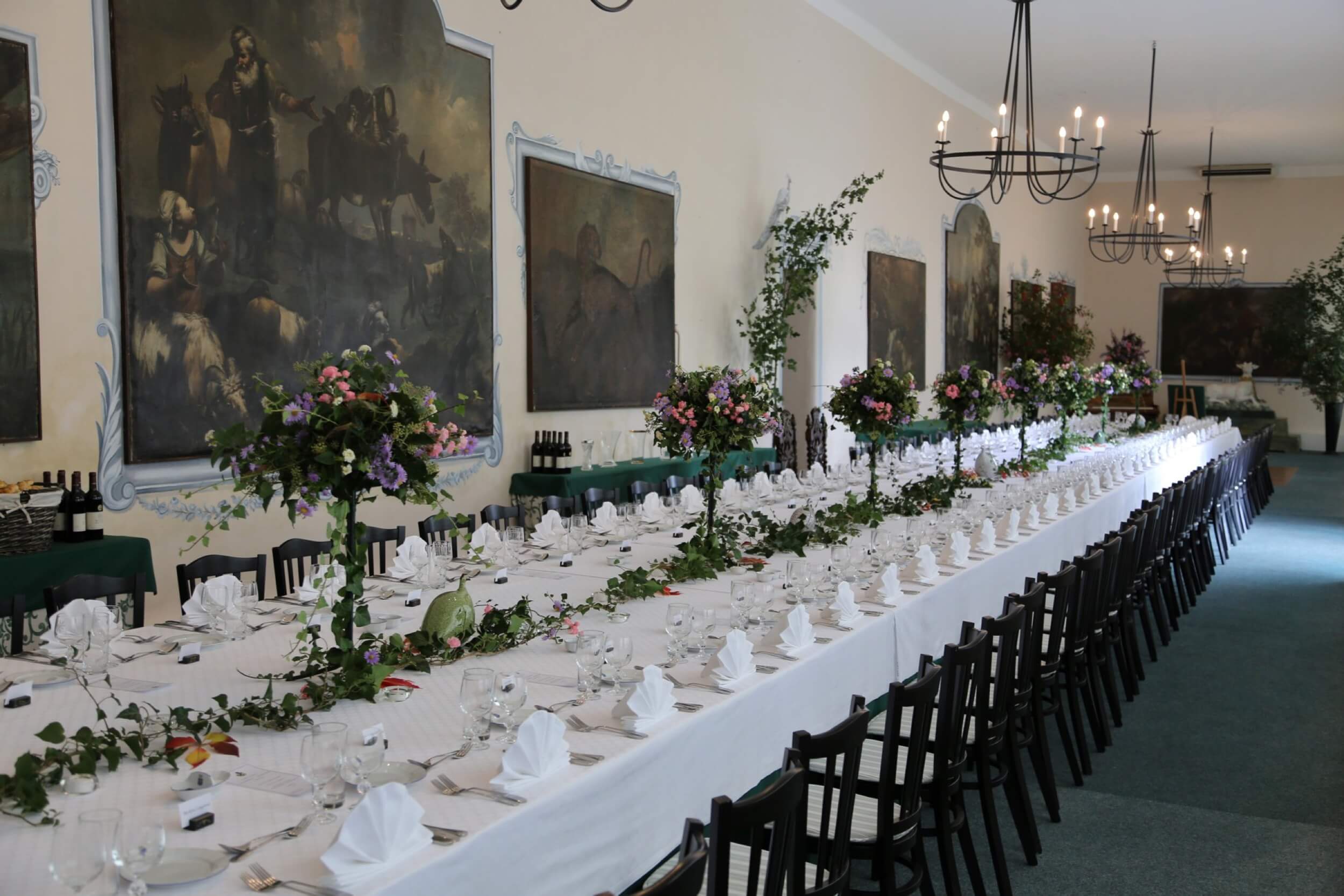 castolovice castle wedding table