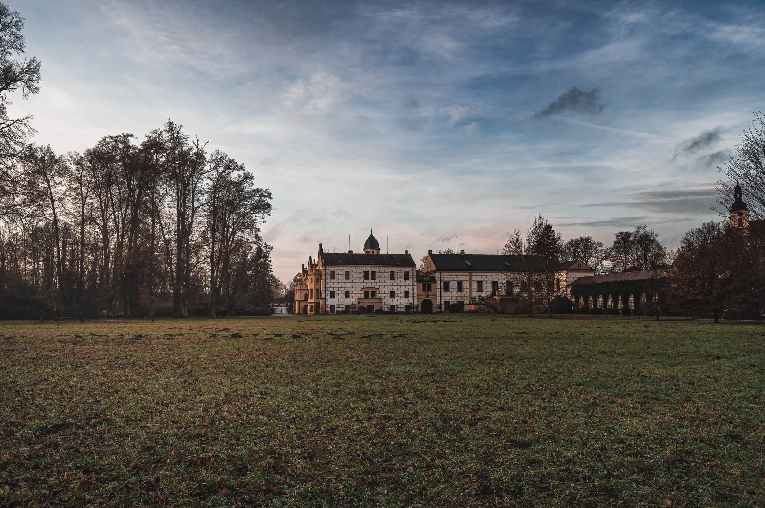 castolovice castle with garden