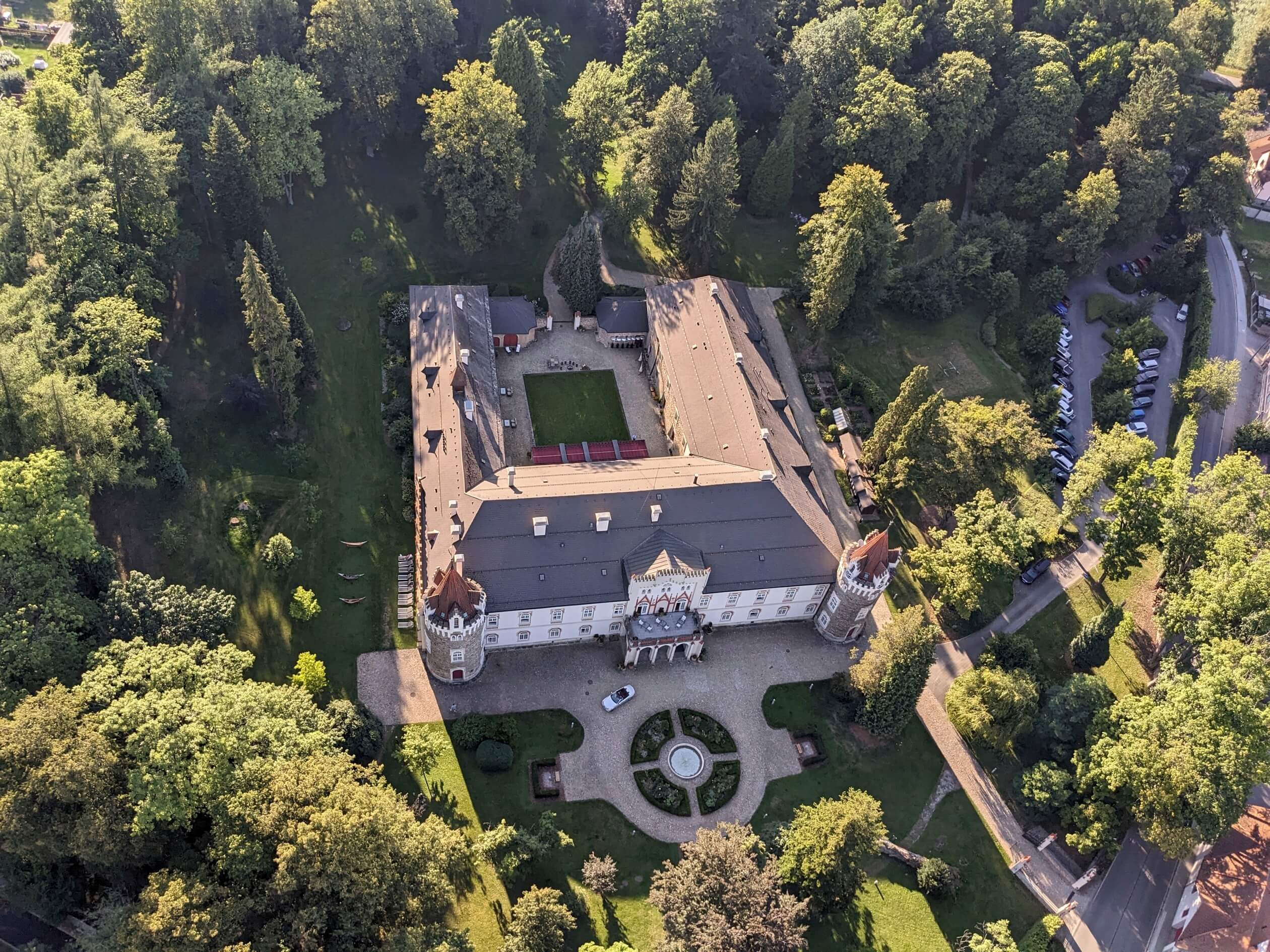 chateau heralec drone shot