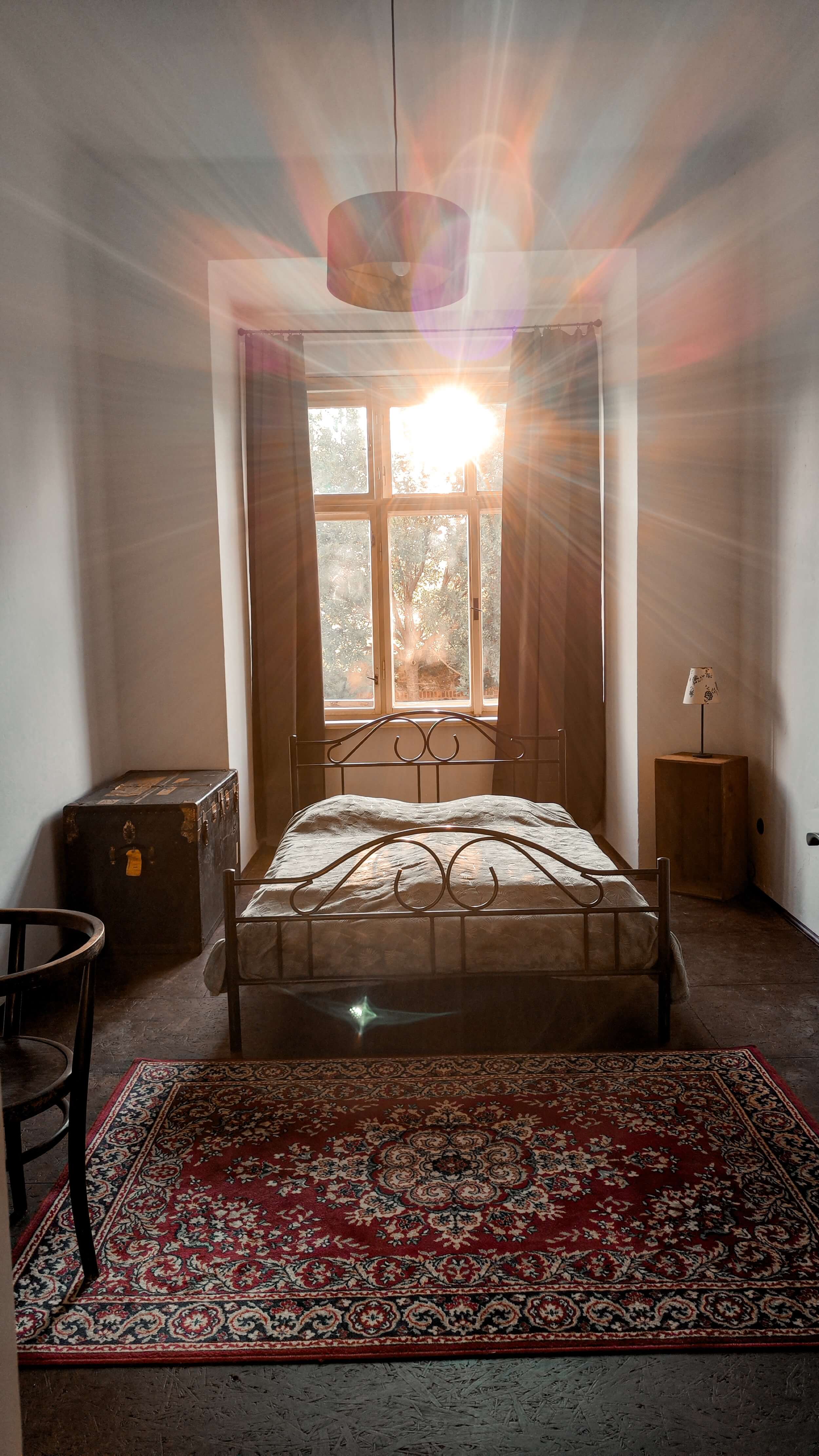 chateau-lobkovice-window-sun