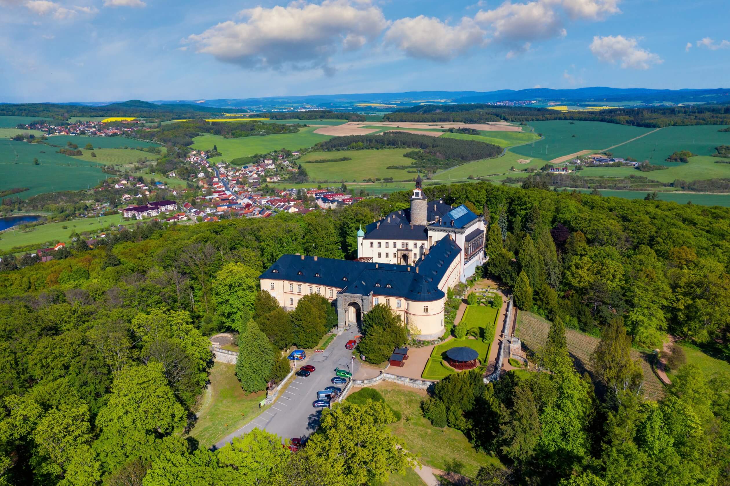 drone shot zbiroh castle