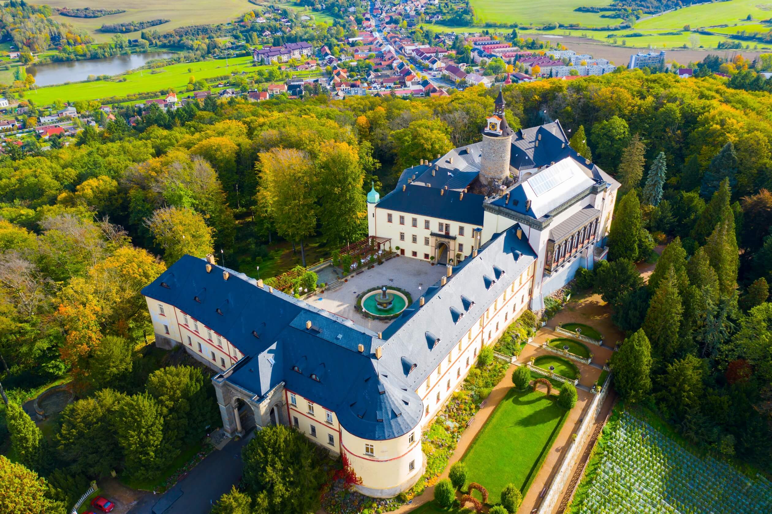 drone zbiroh castle