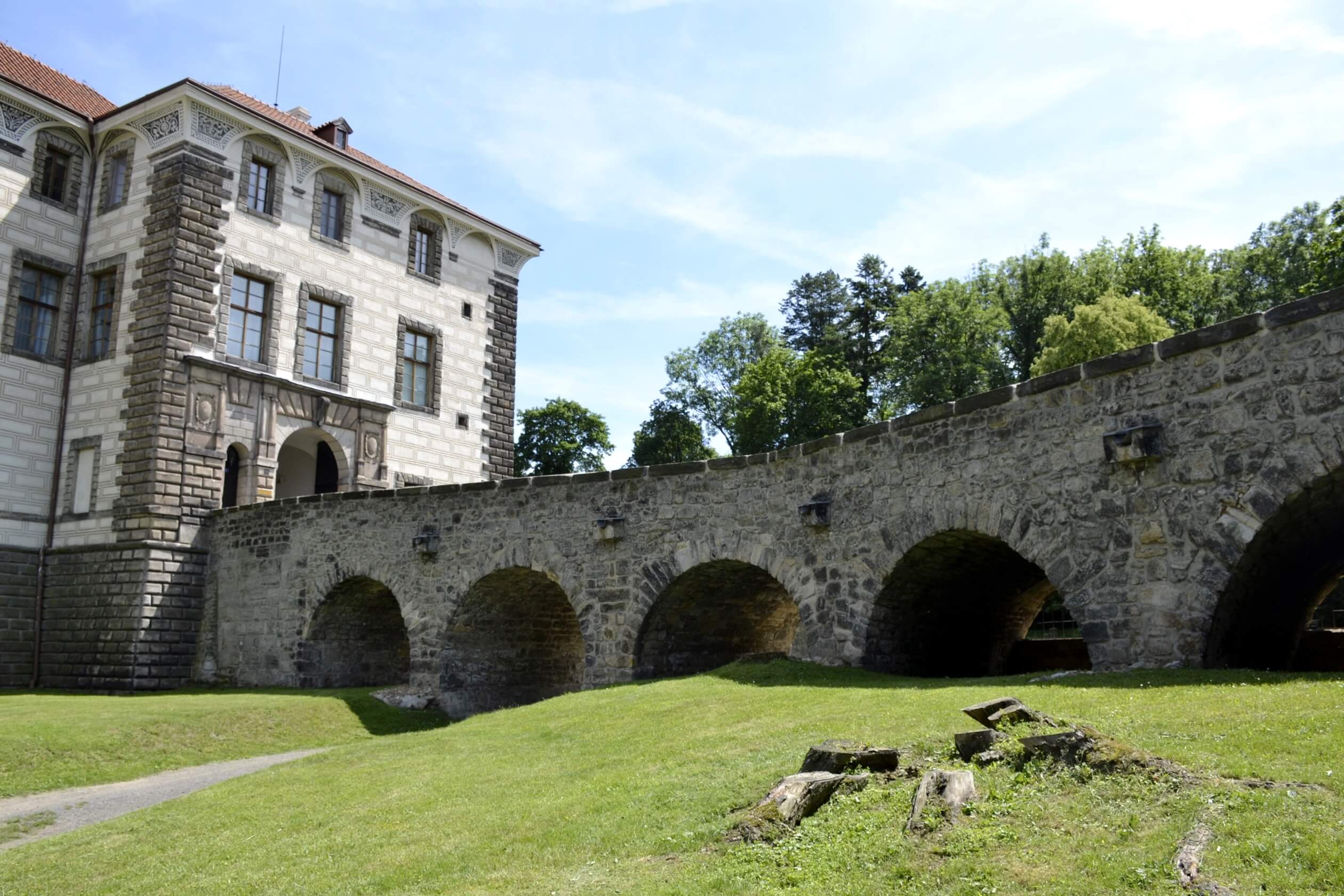 entrance bridge to nelahozeves castle