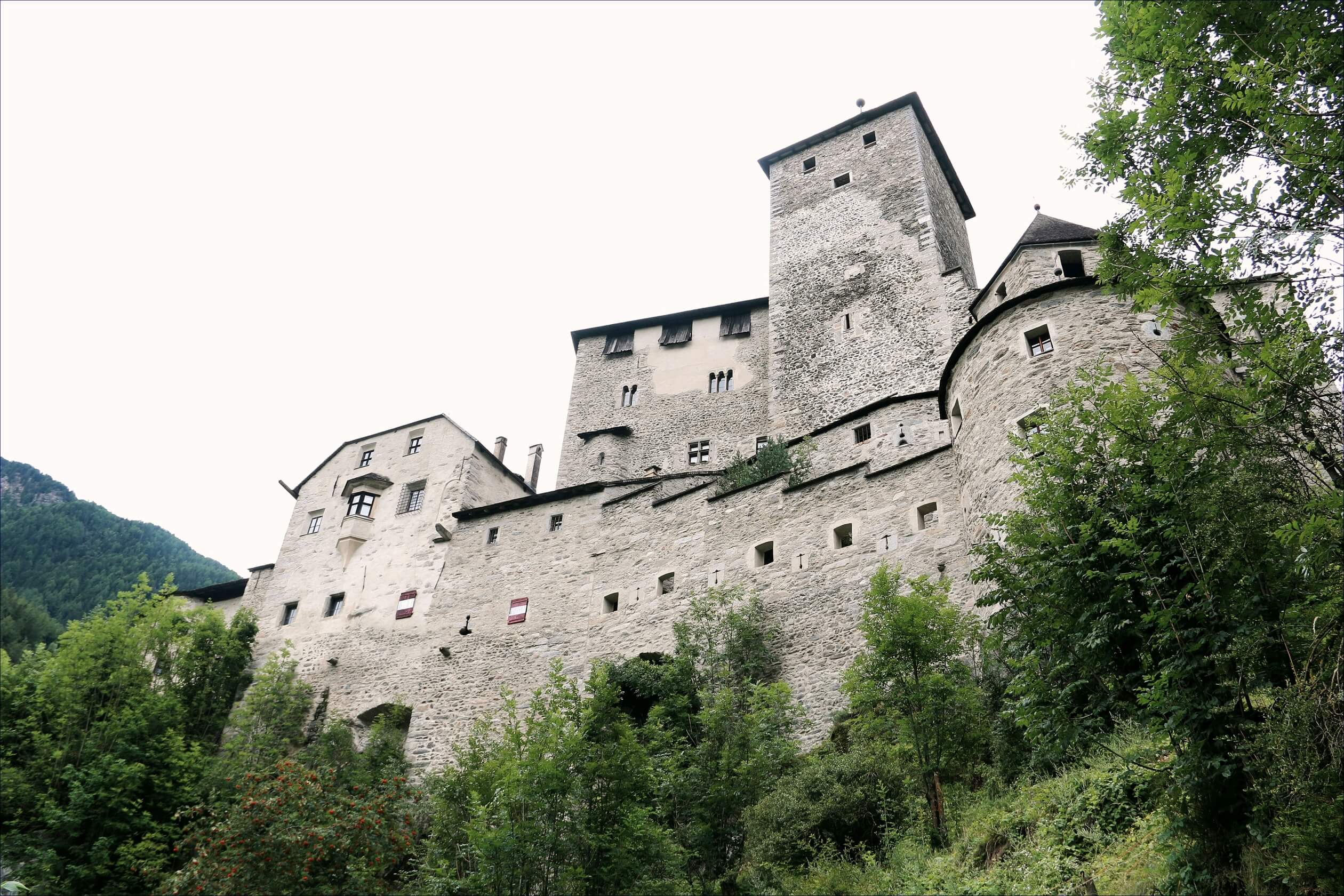 fortress taufers walls