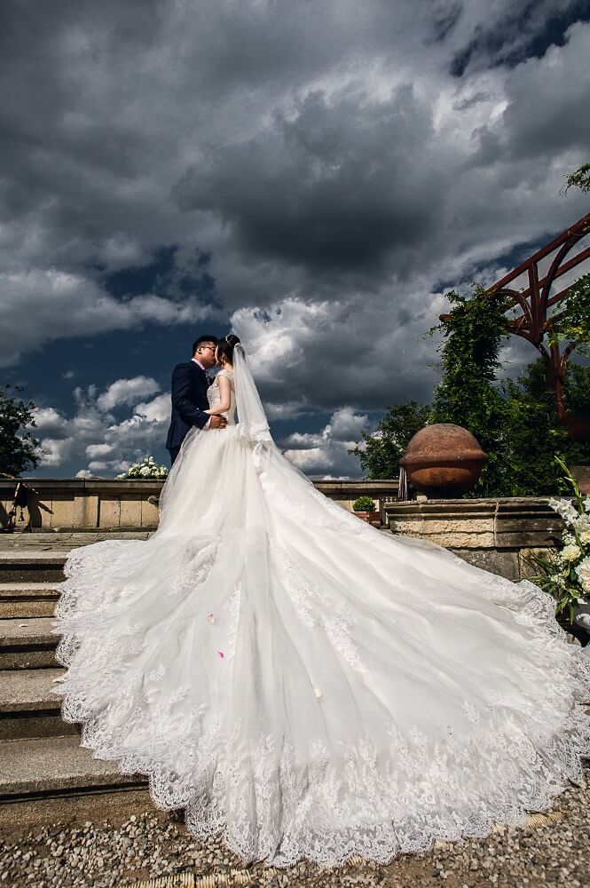 getting-married-at-zbiroh-castle