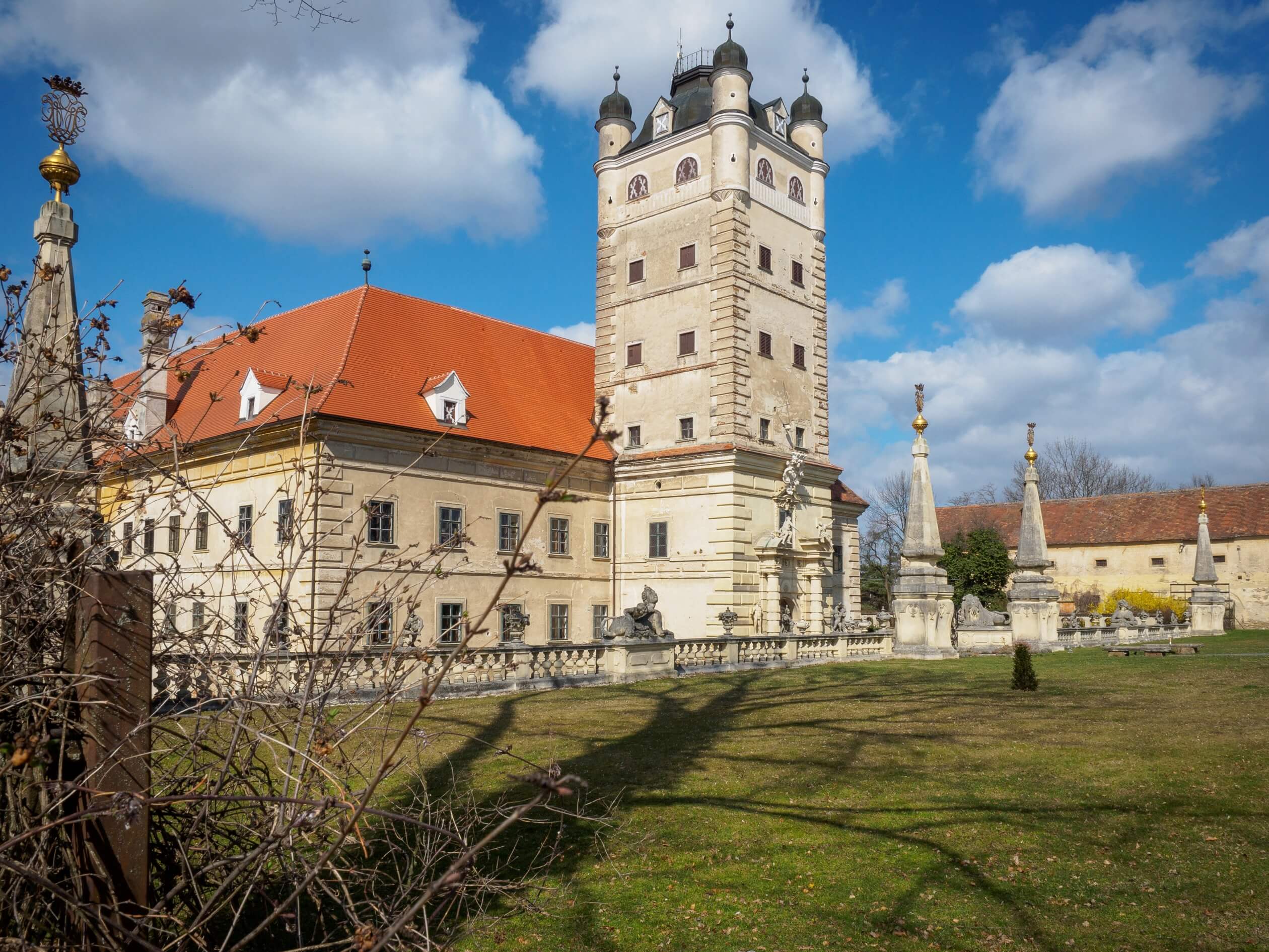 greillenstein castle lower austria front summer