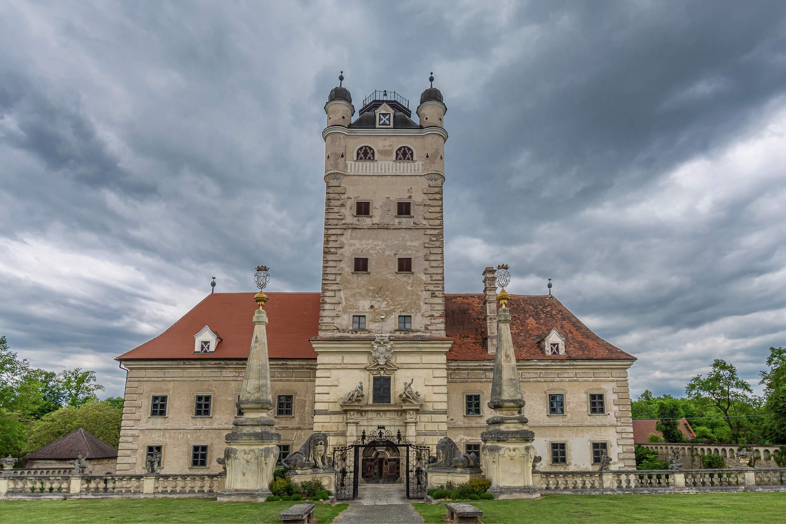 greillenstein castle lower austria front