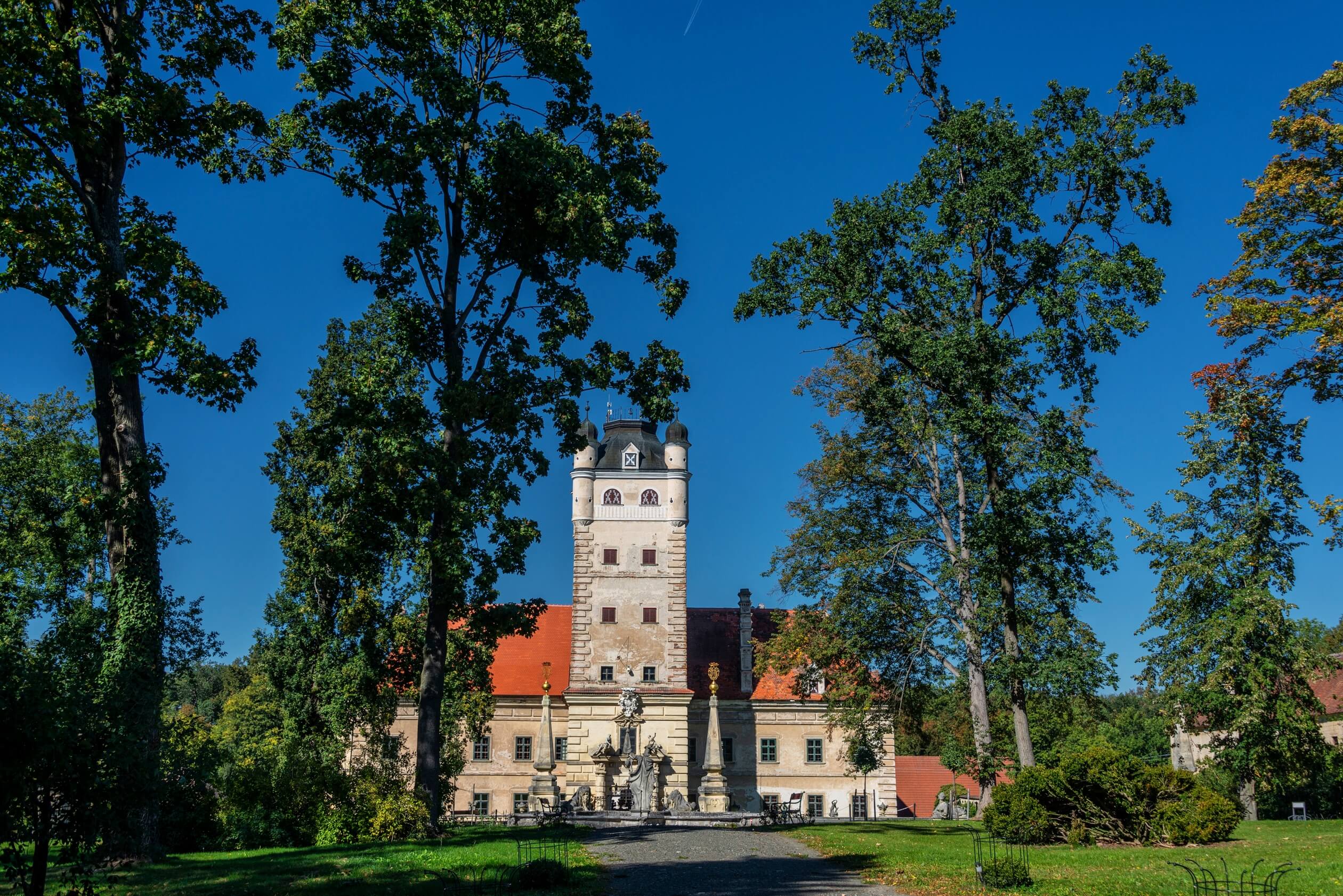 greillenstein castle lower austria trees