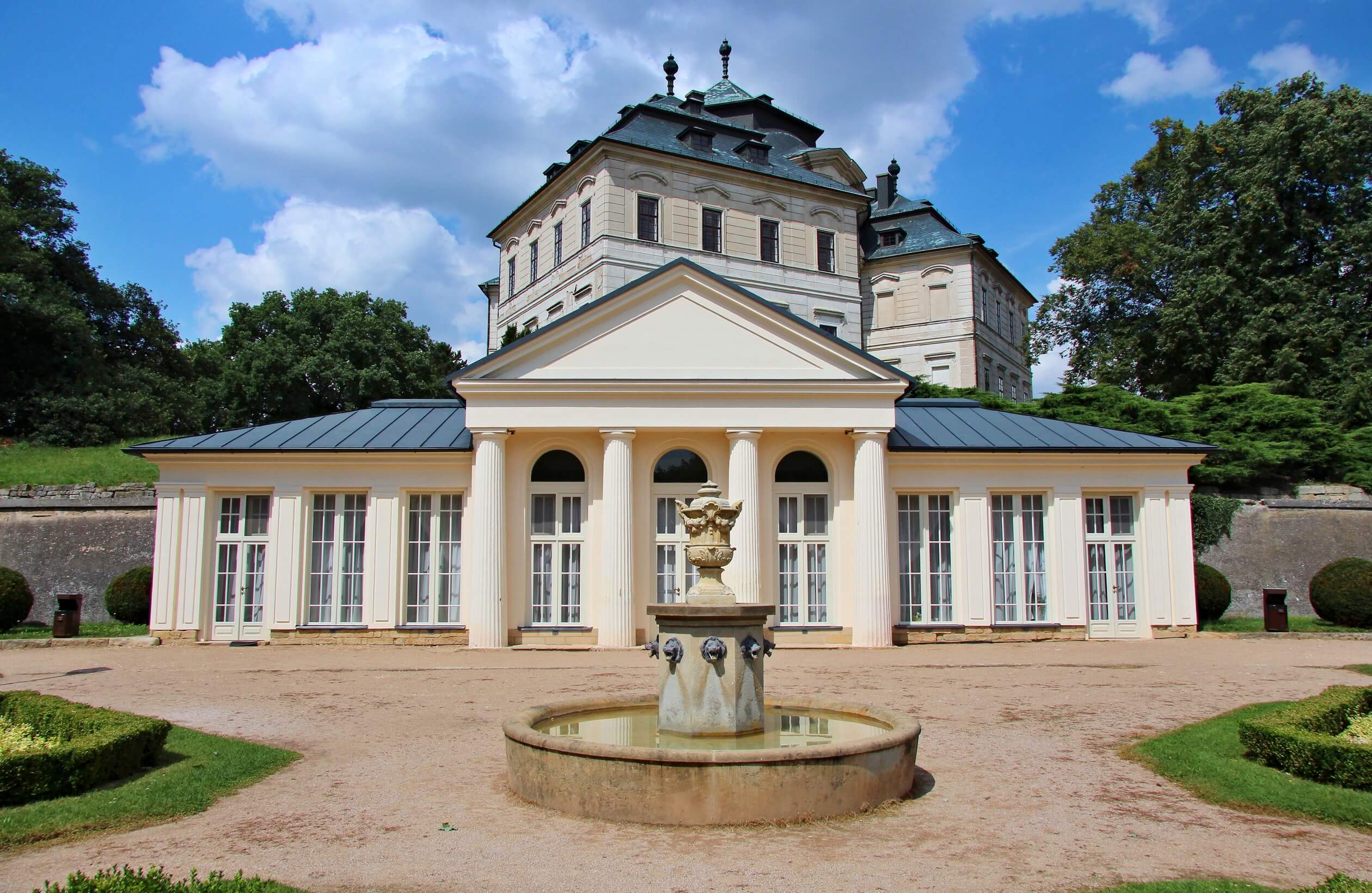 karlova koruna czech republic castle fountain park cafe