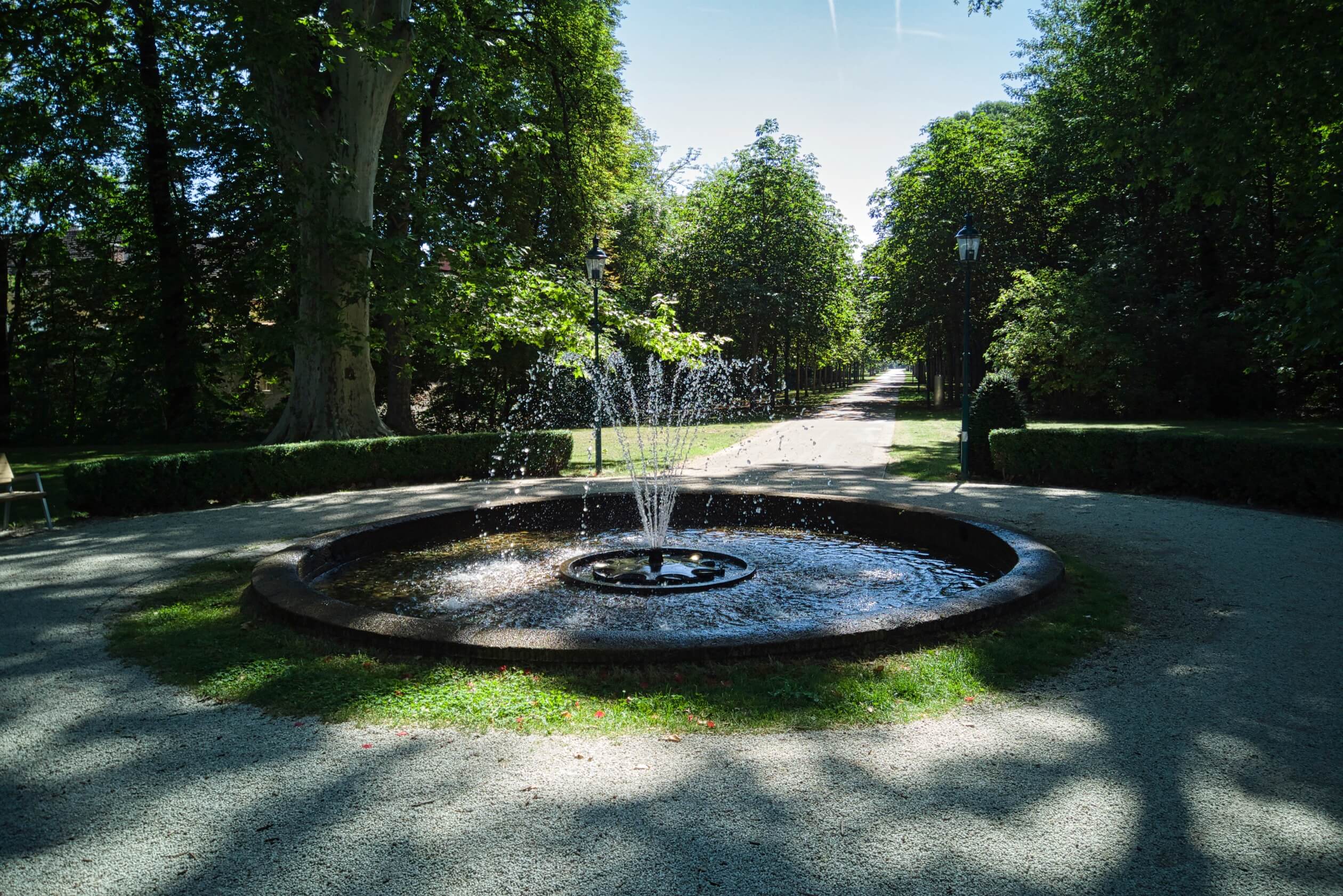 kottingbrunn castle fountain castle park