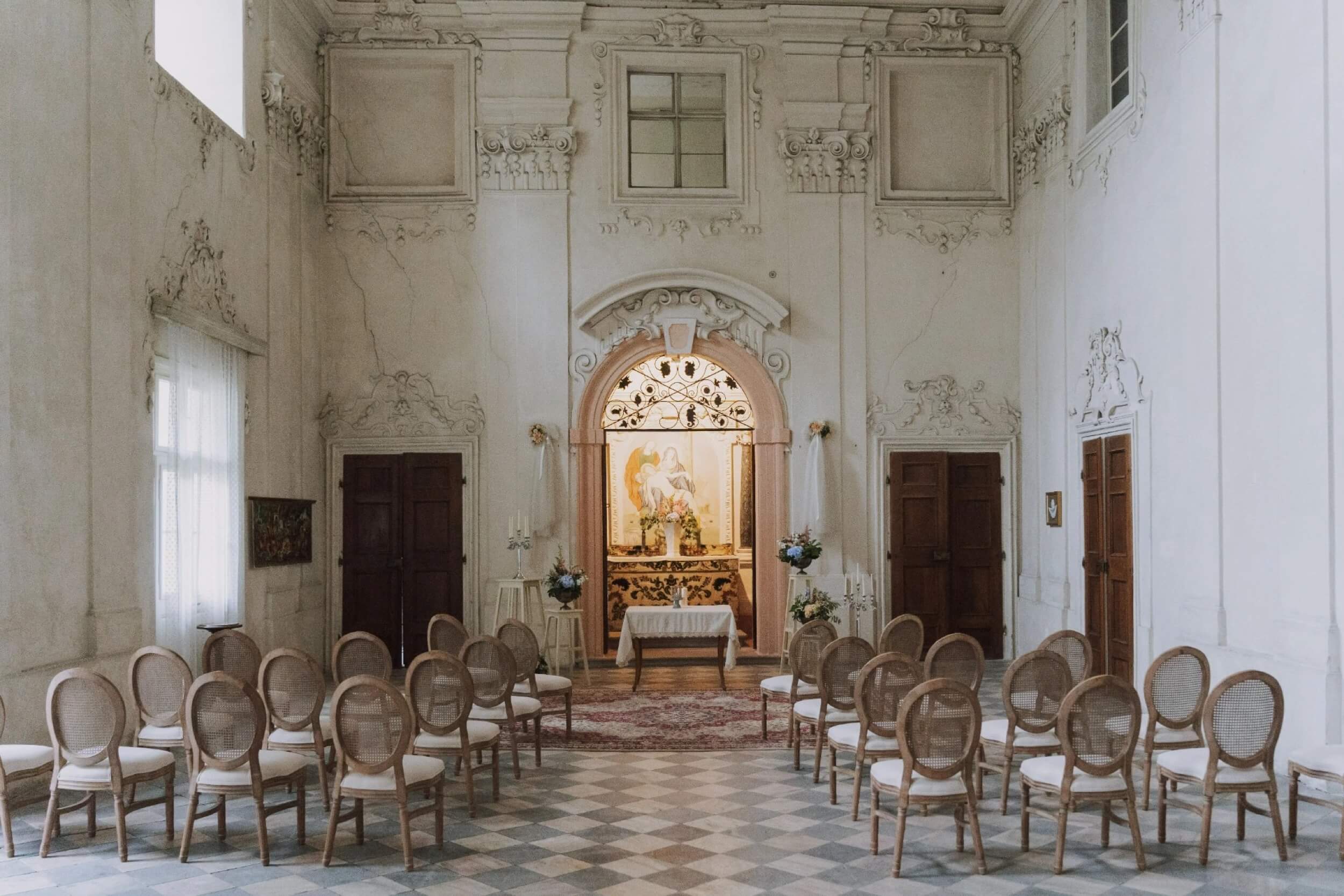 krinec castle altar