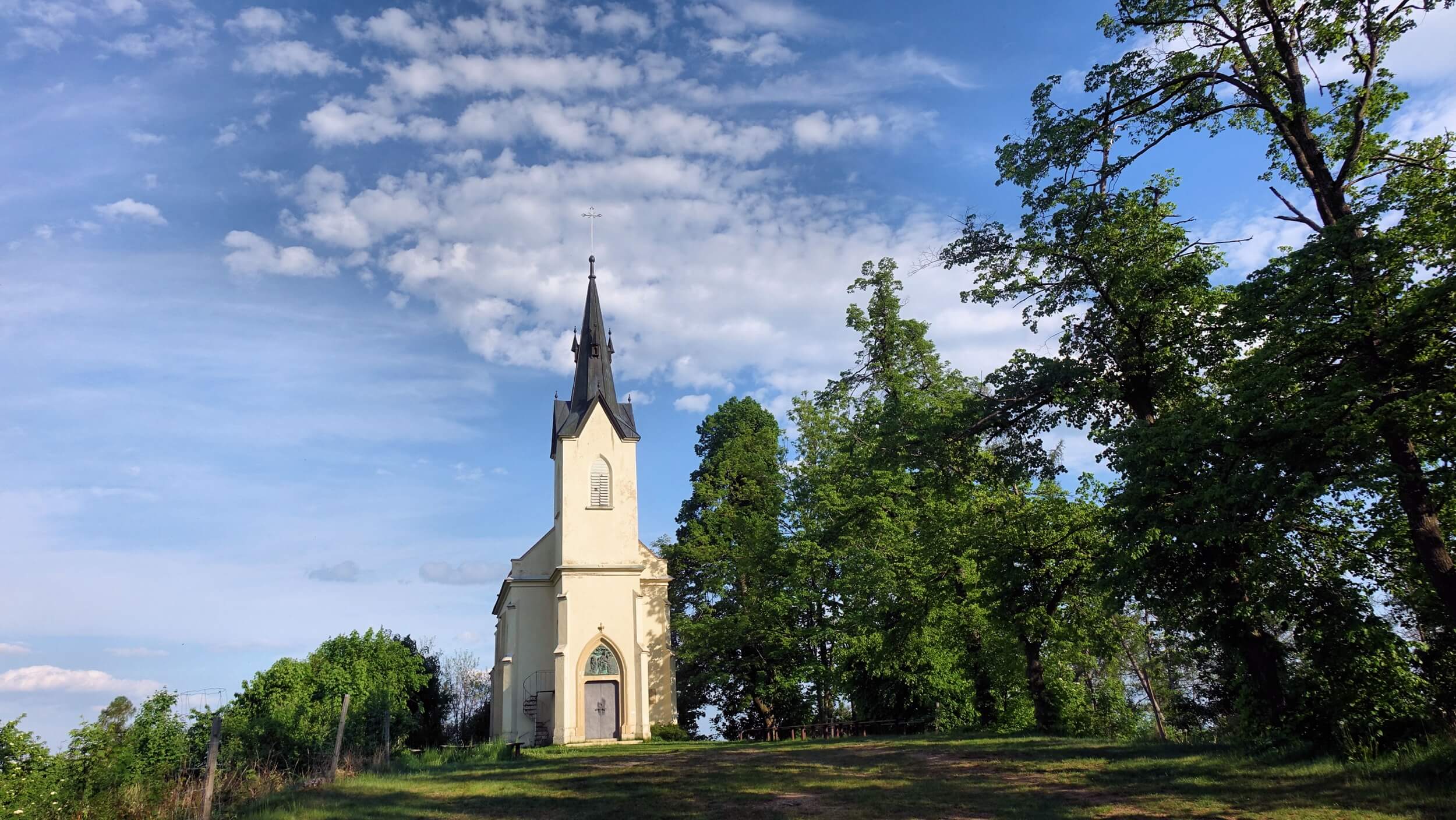 nova rise monastery church outside