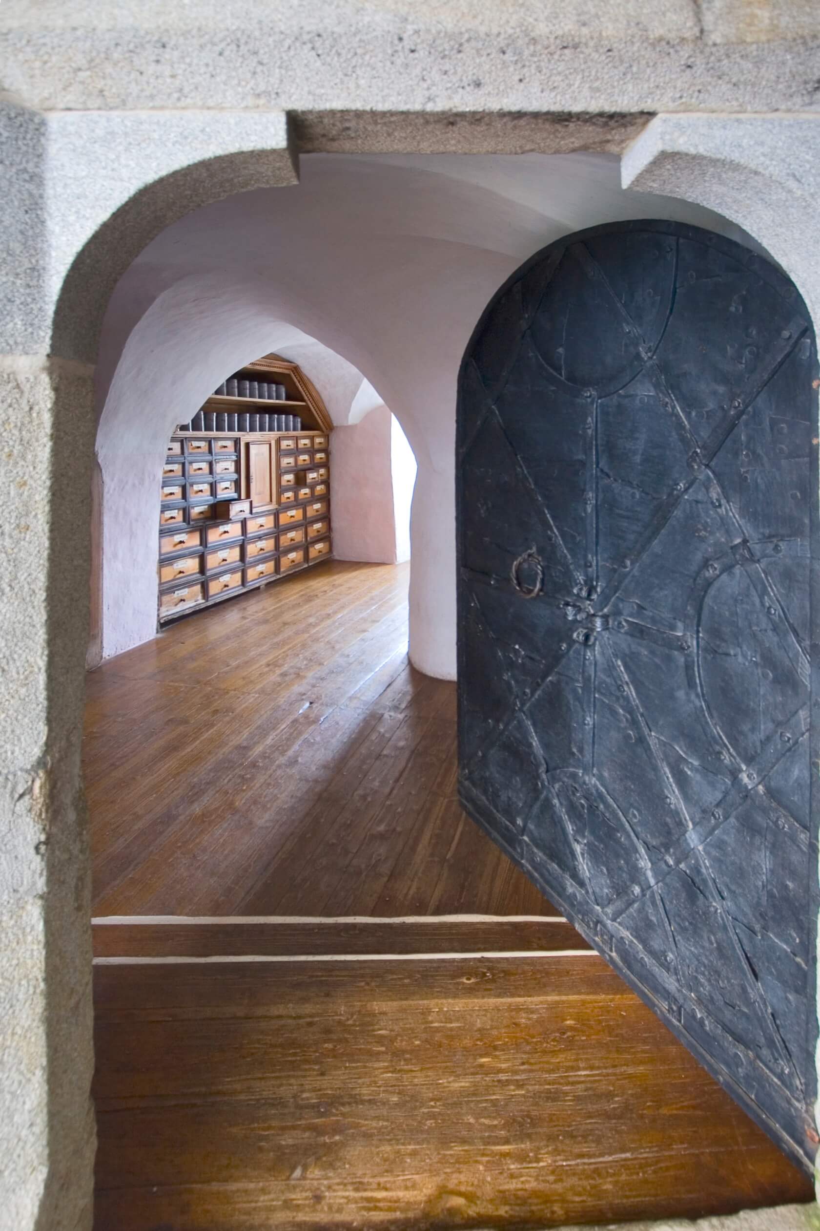 old-pharmacy-castle-clam-austria