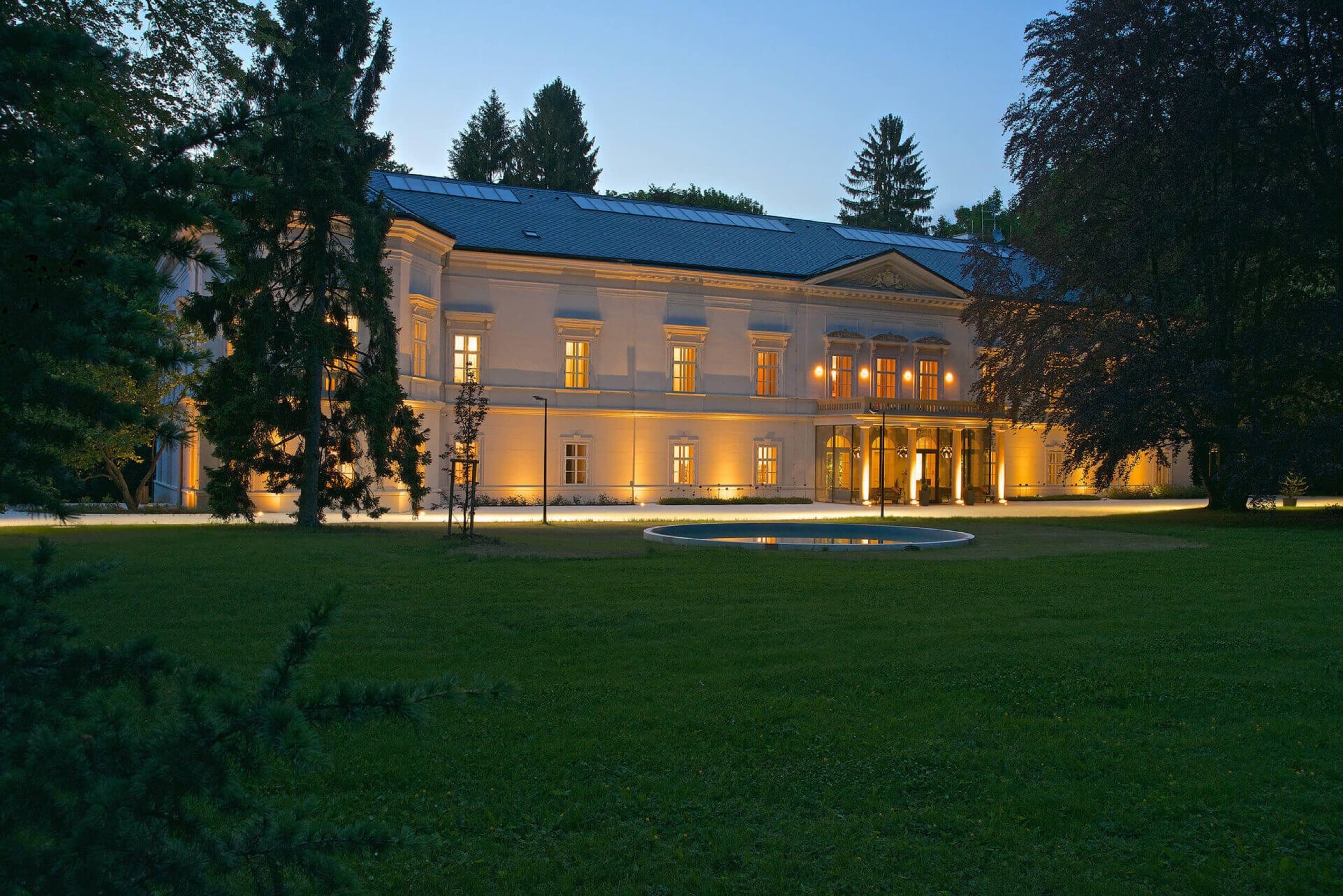 ratmerice castle at night