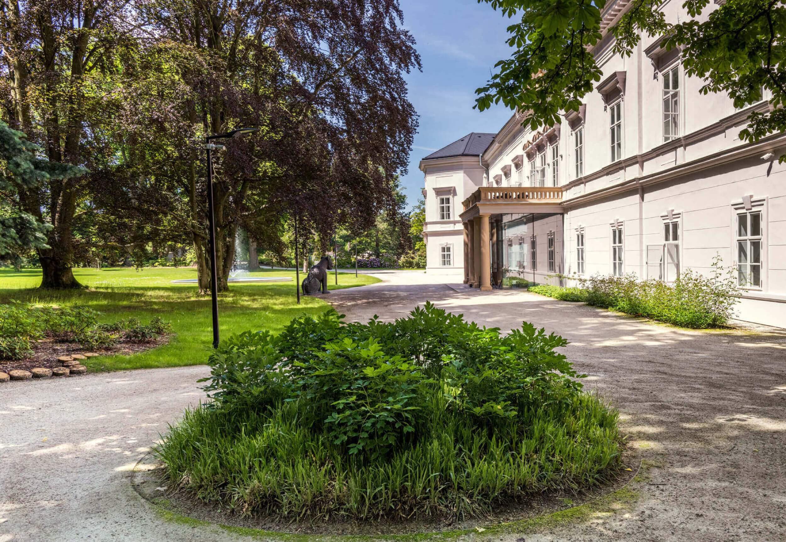 ratmerice castle spring