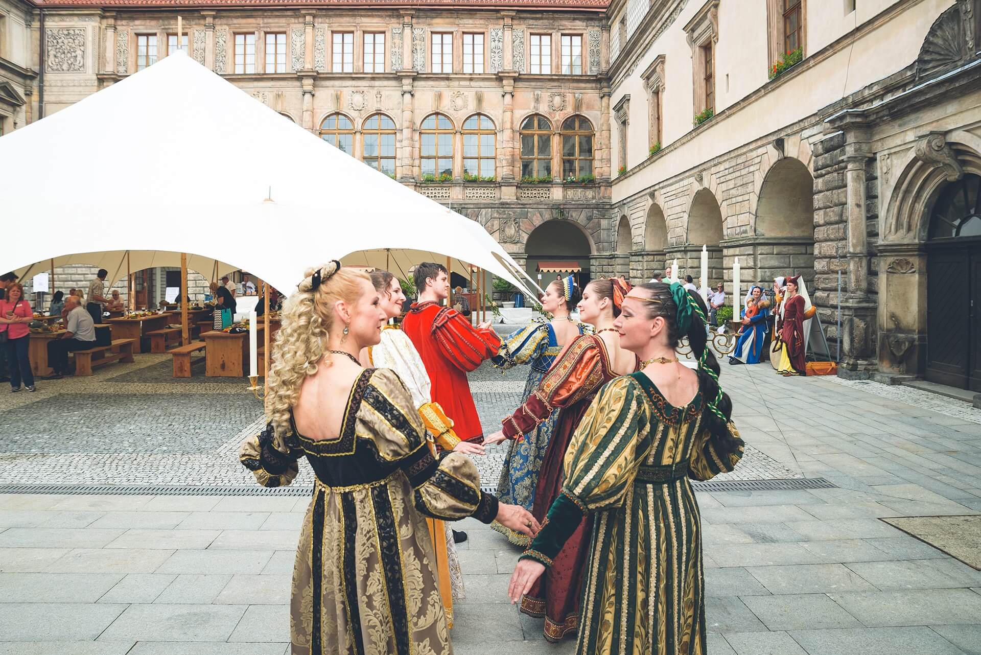 recreation old ceremony nelahozeves castle