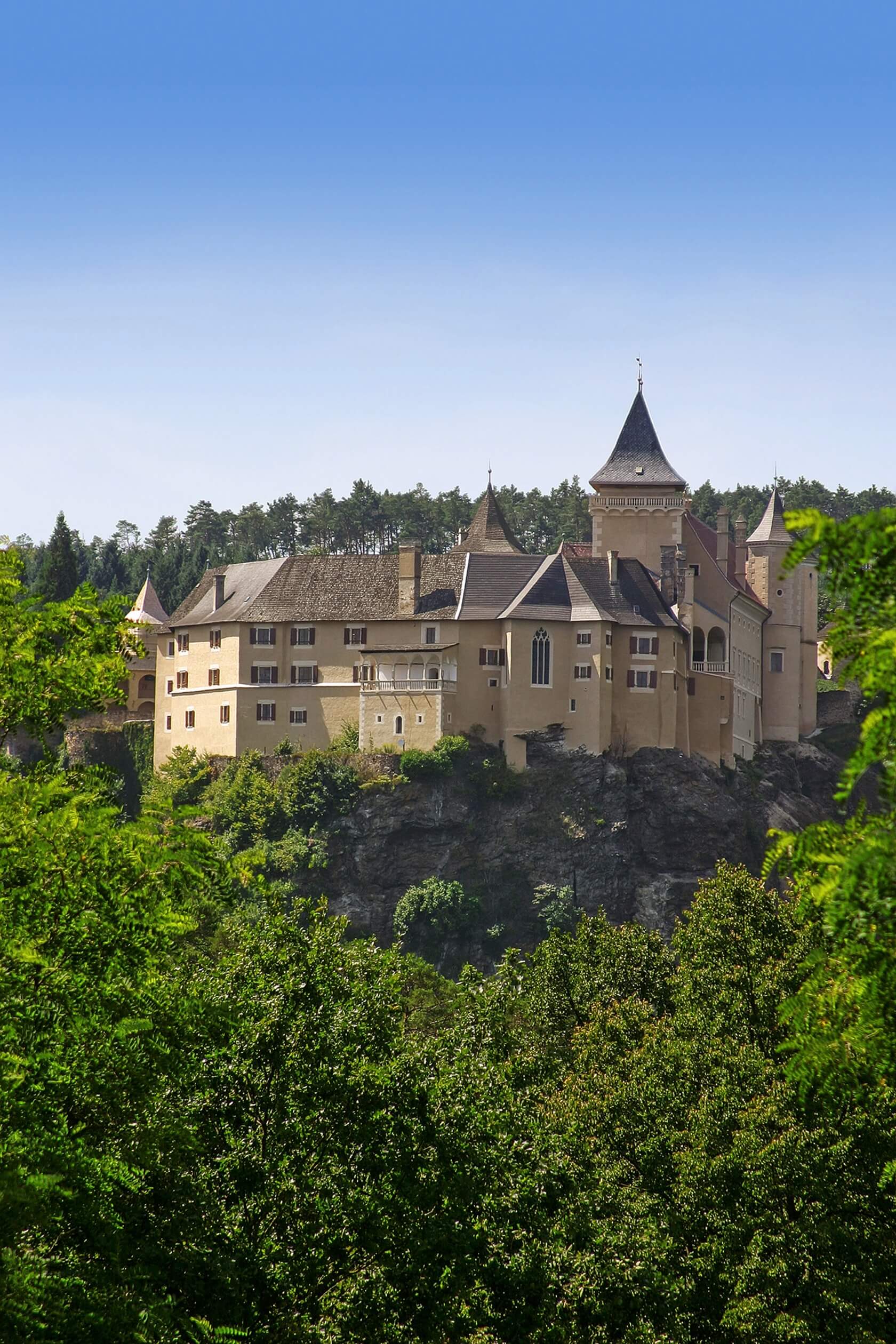 rosenburg-castle-profile