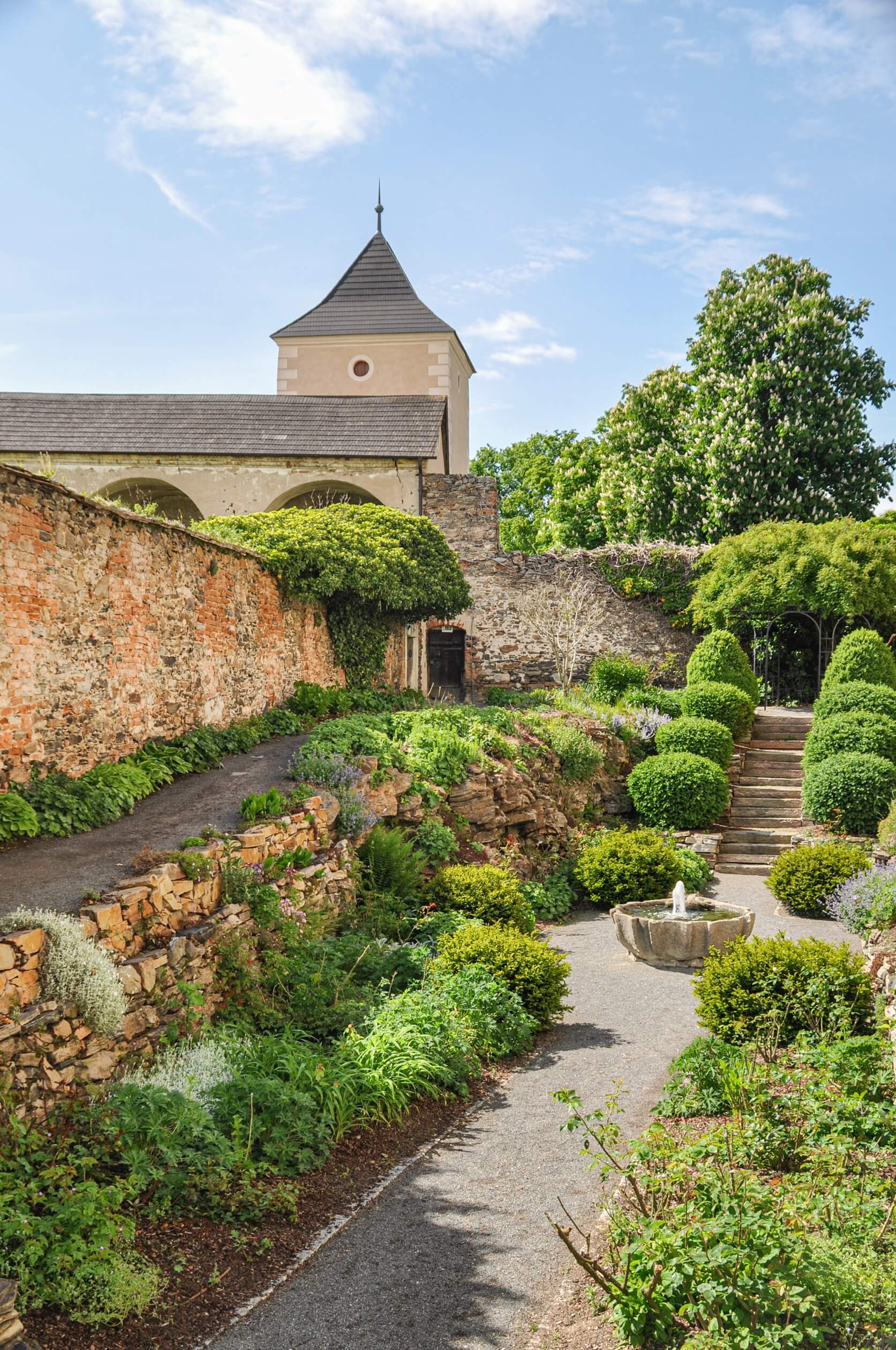 rosenburg-castle-spice-garden