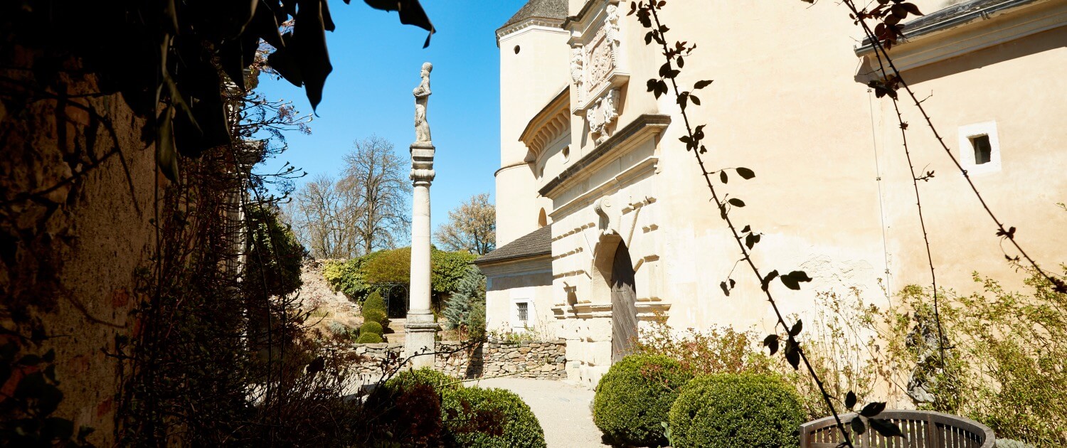 rosenburg castle statue