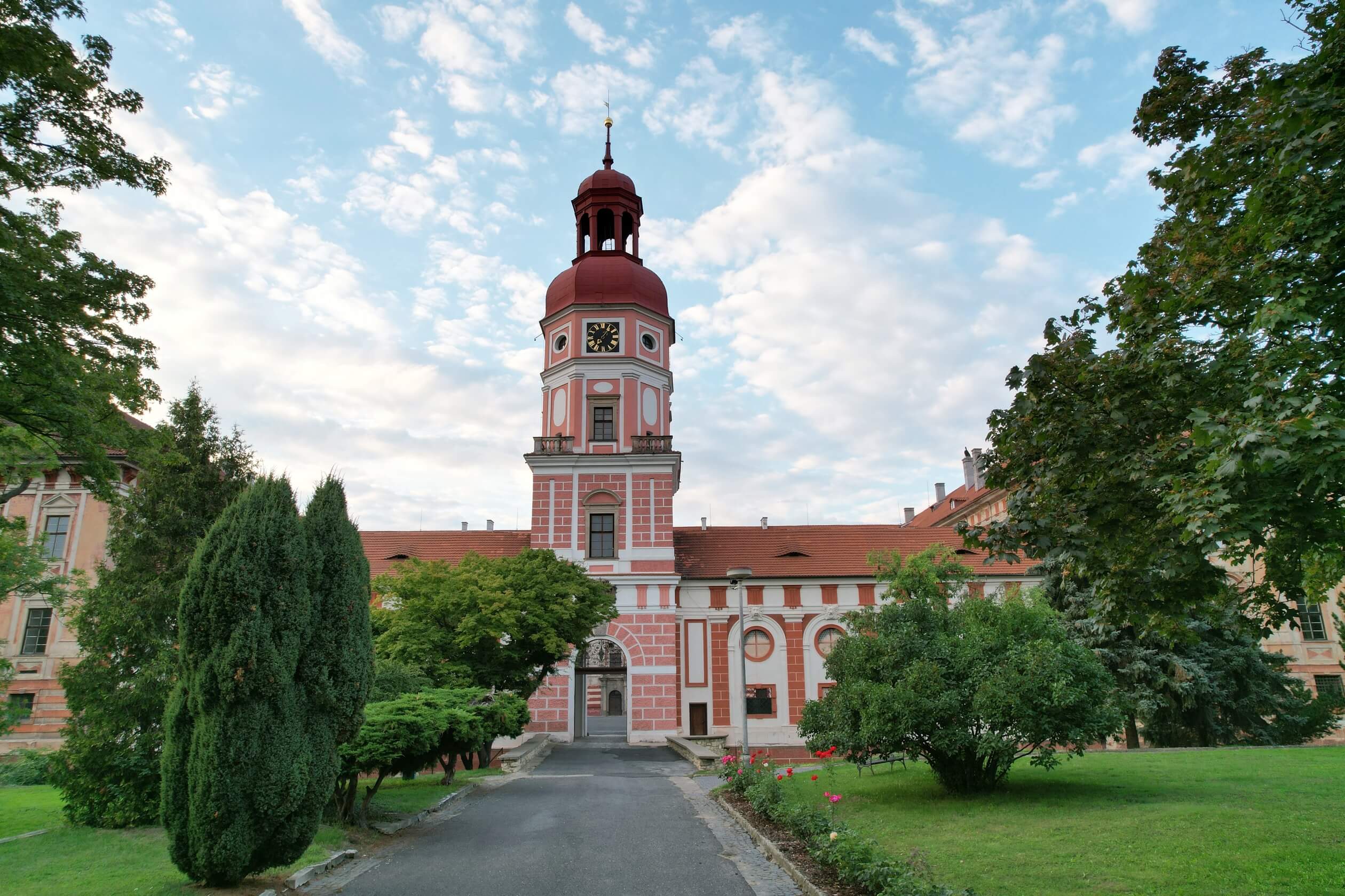 roudnice castle entrance gate