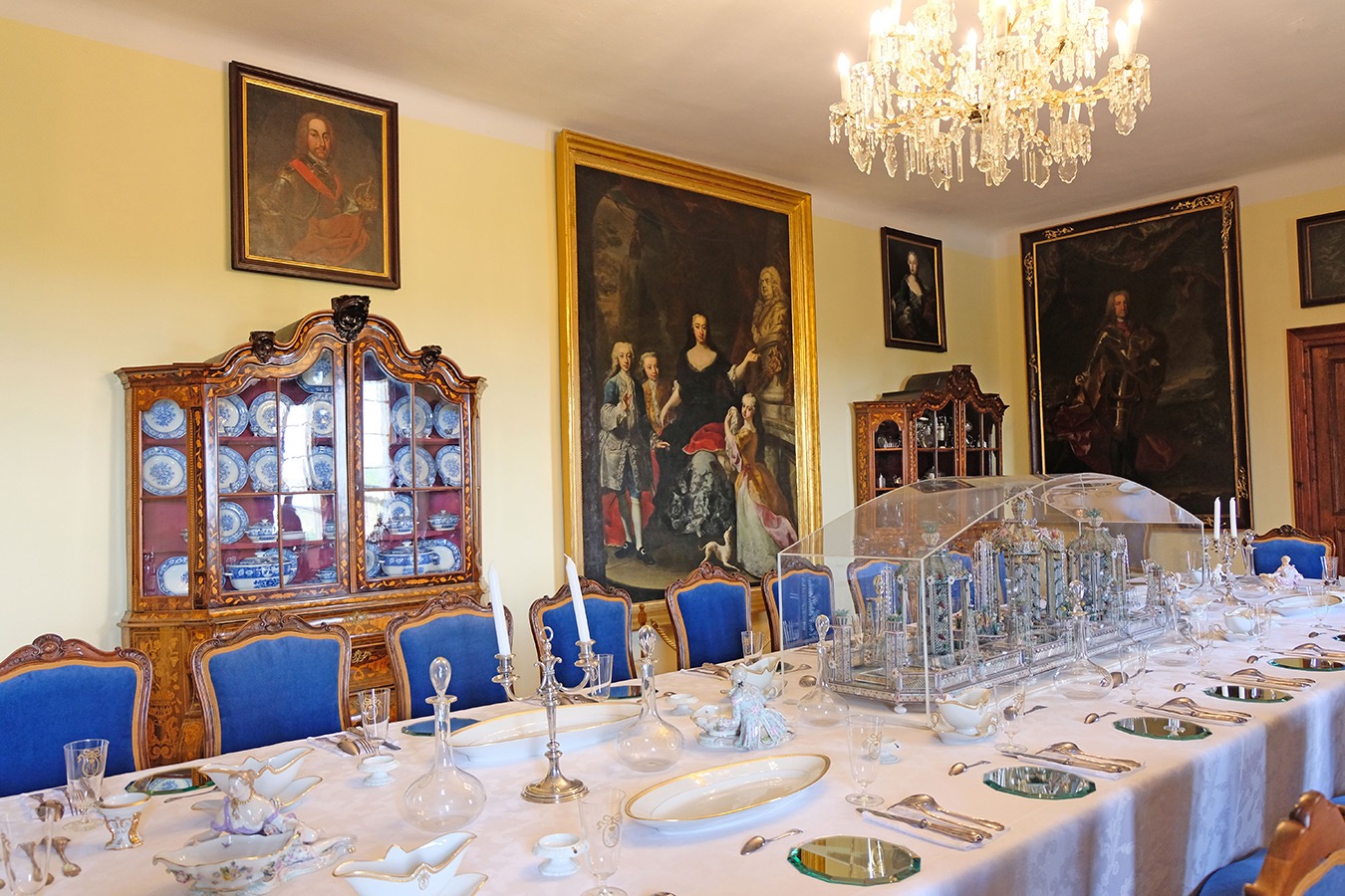 royal dining room nelahozeves castle