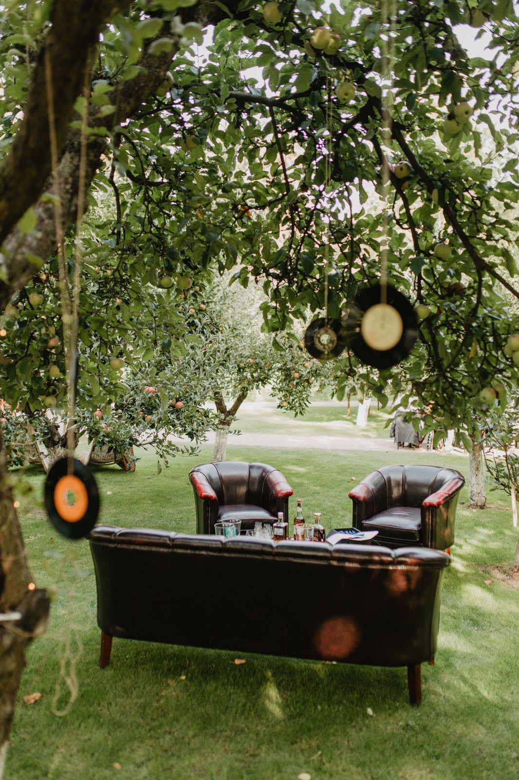 savoia-castle-czech-republic-drinks-in-the-park