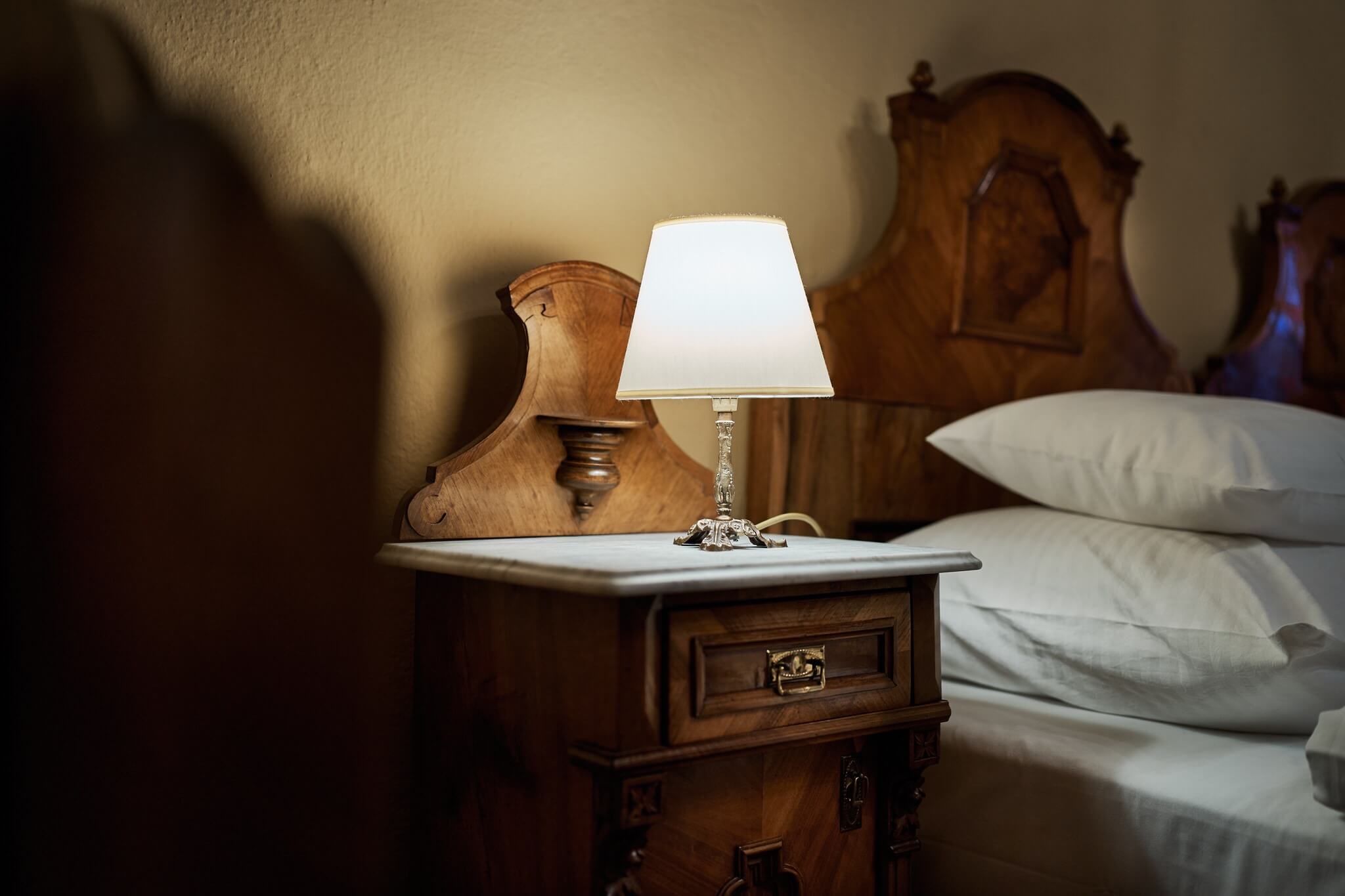 schloss drosendorf castle room nightstand