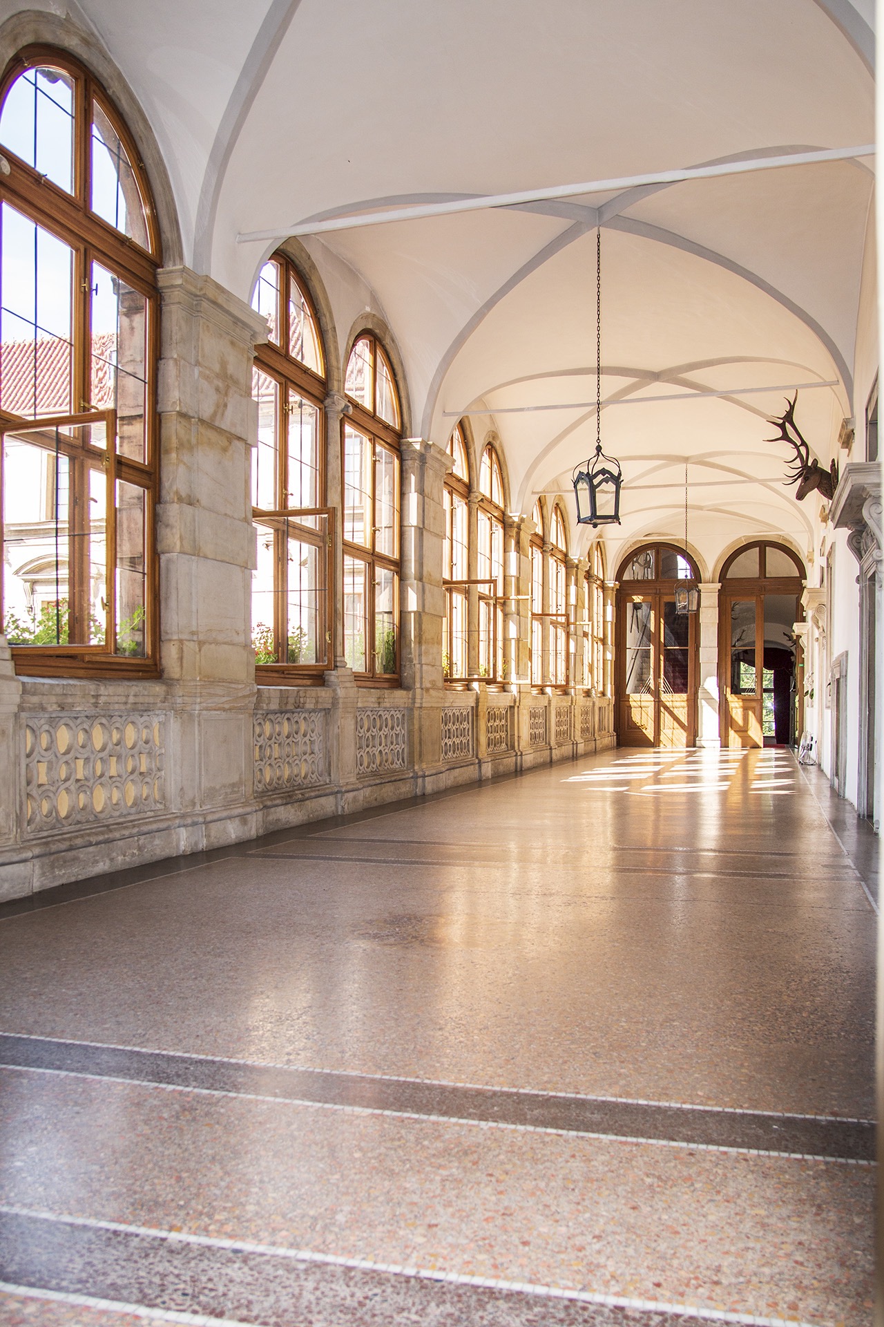 sunny-hallway-nelahozeves-castle