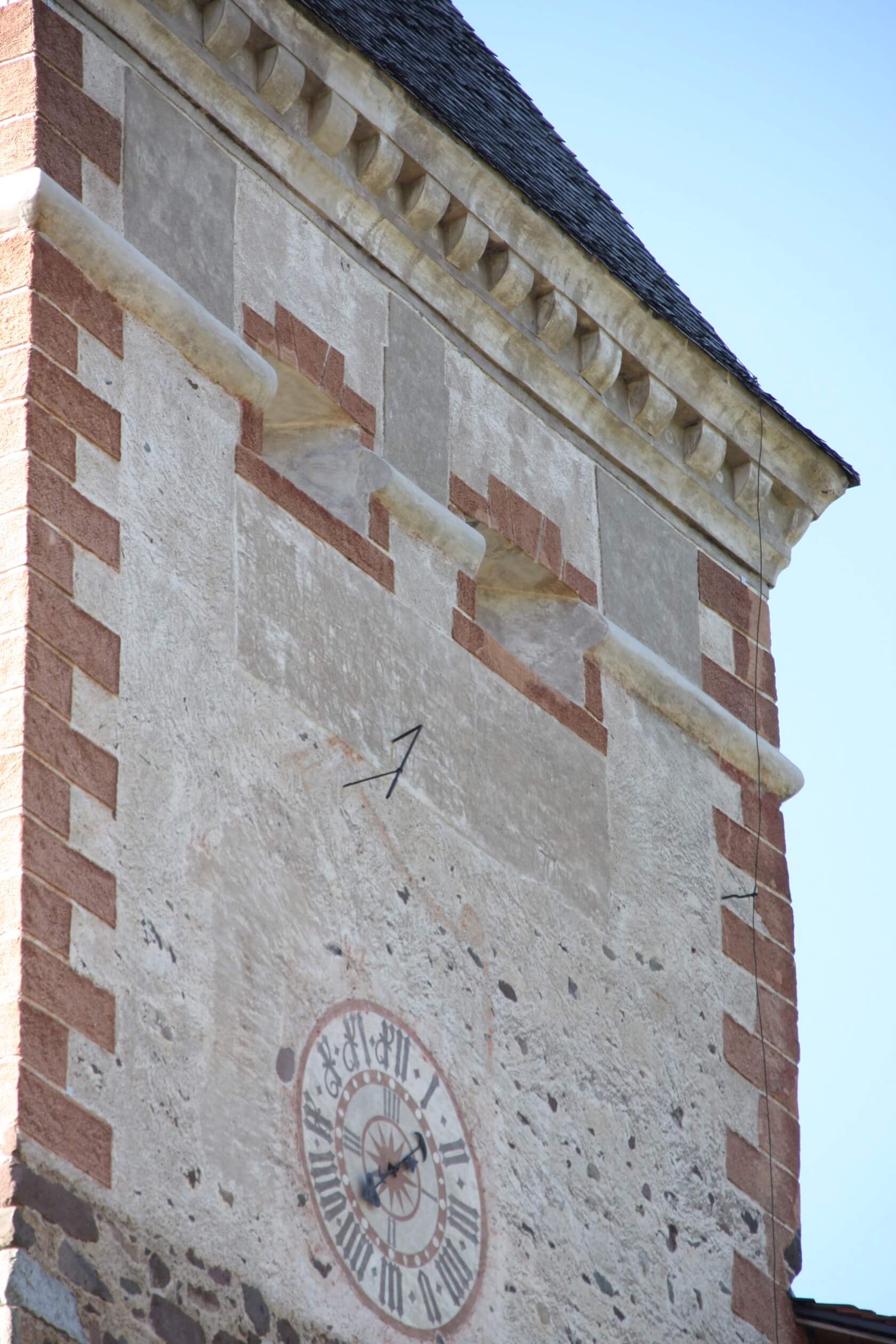 trostburg-castle-italy-tyrol-tower-clock