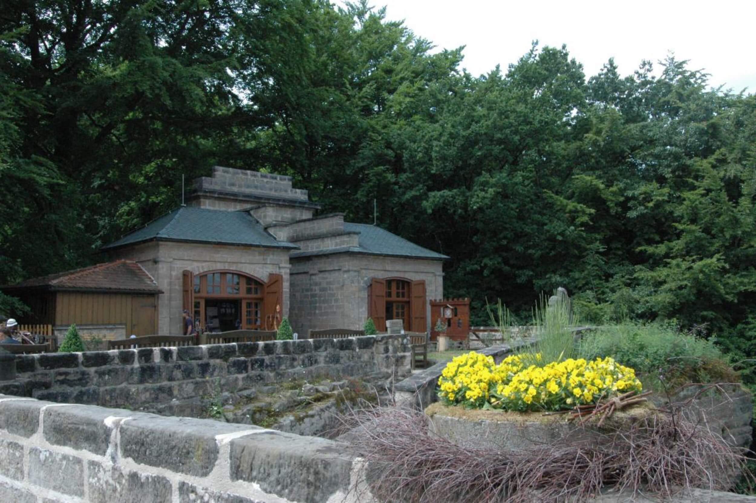 valdstejn terrace wall