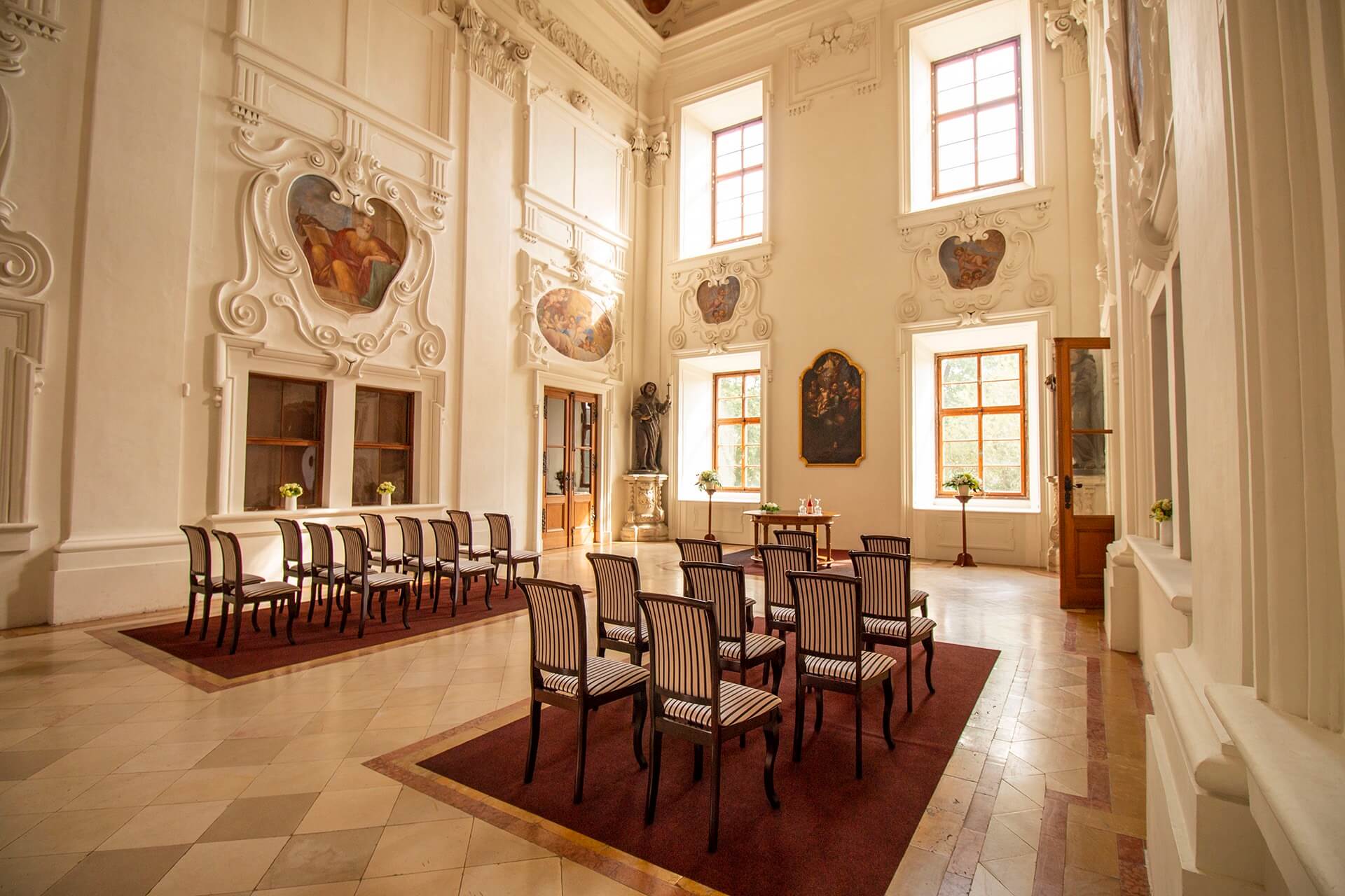 wedding chapel seating roudnice castle