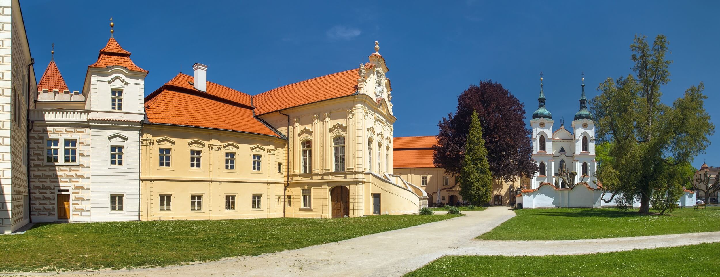 zeliv monastery park